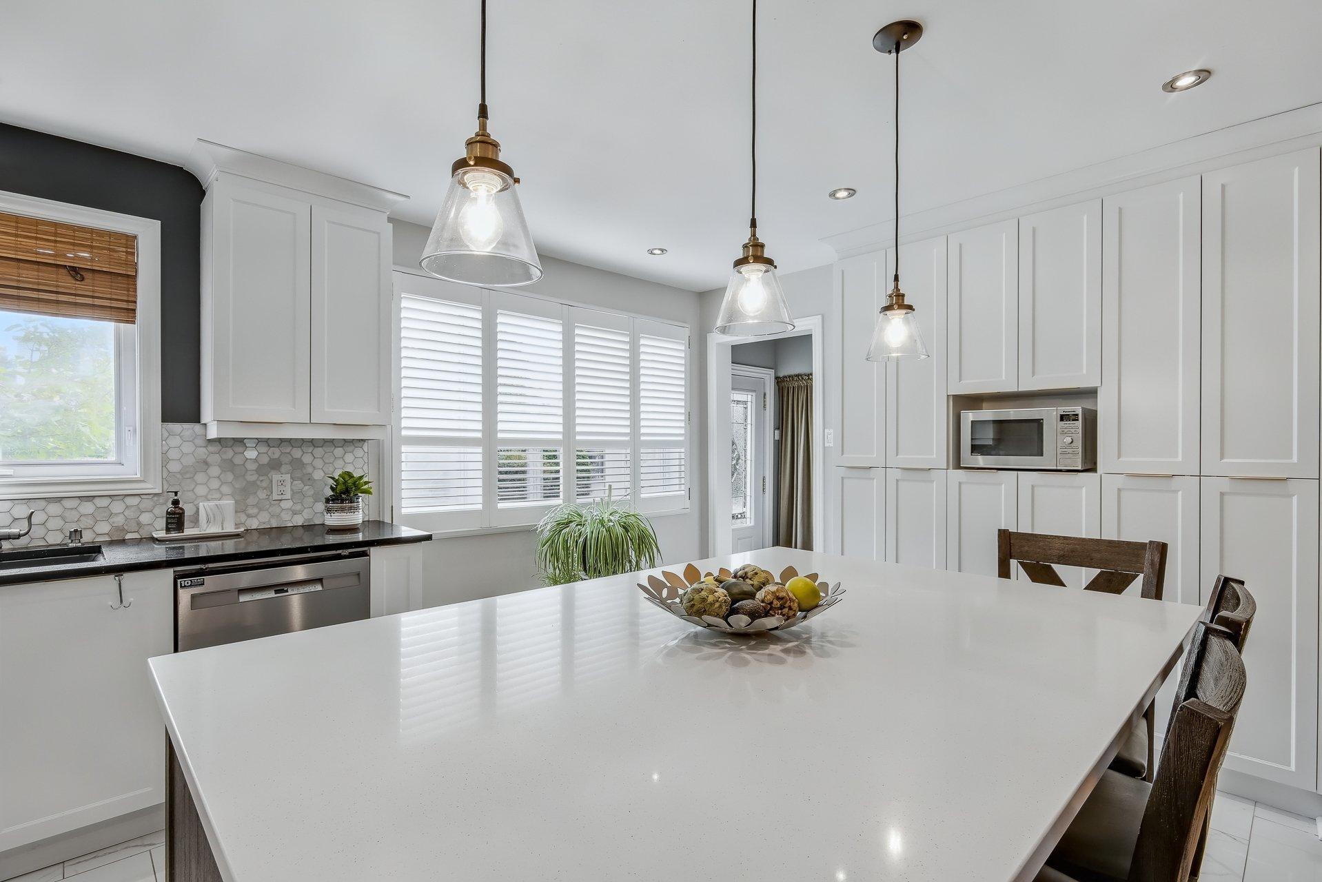 









396


Rue Lamoureux

,
Sainte-Julie,




QC
J3E1G8

