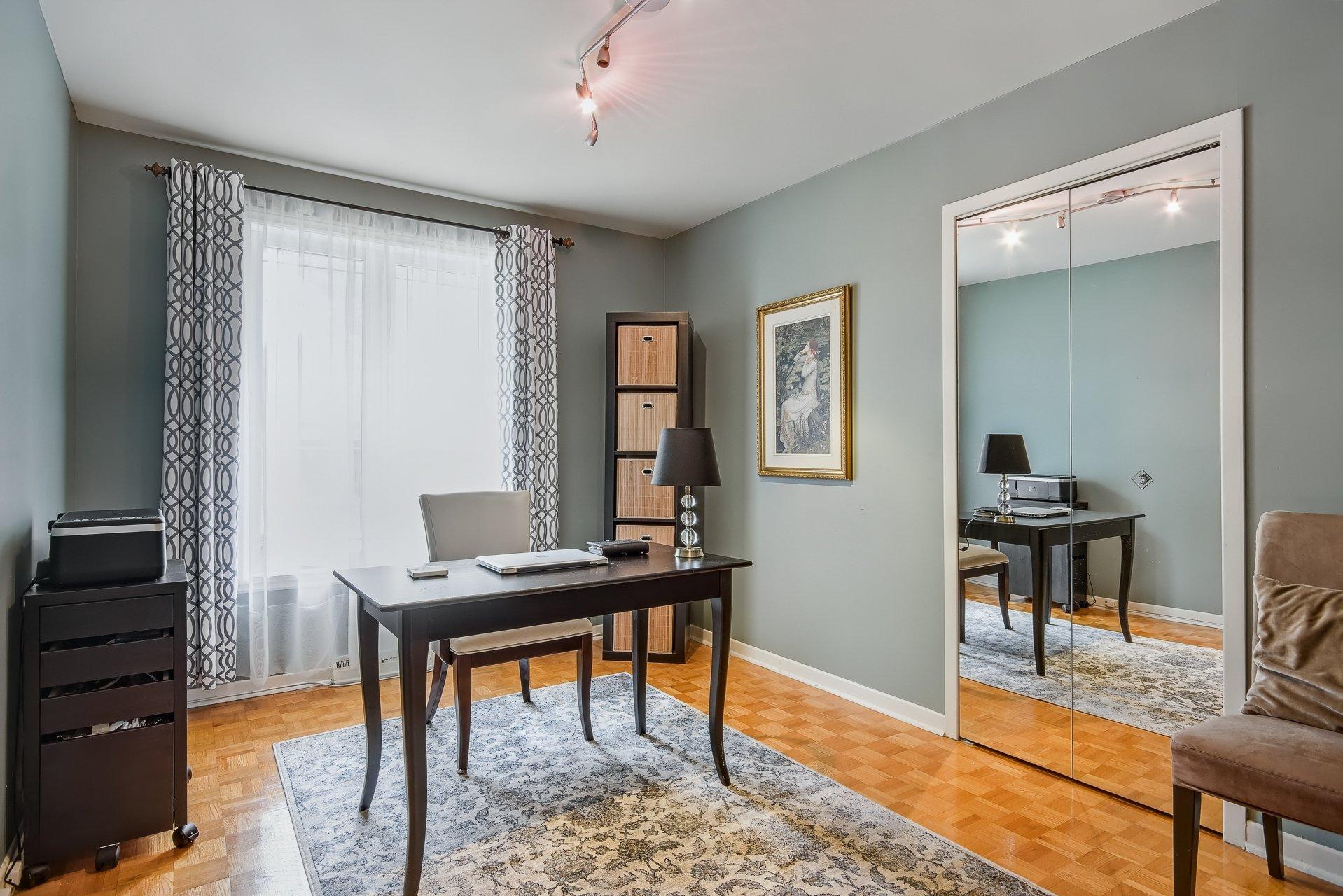 









396


Rue Lamoureux

,
Sainte-Julie,




QC
J3E1G8

