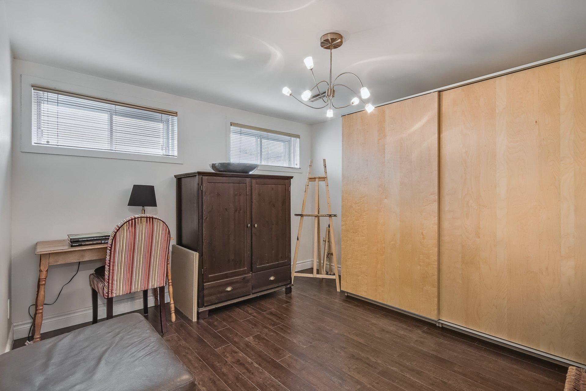 









396


Rue Lamoureux

,
Sainte-Julie,




QC
J3E1G8

