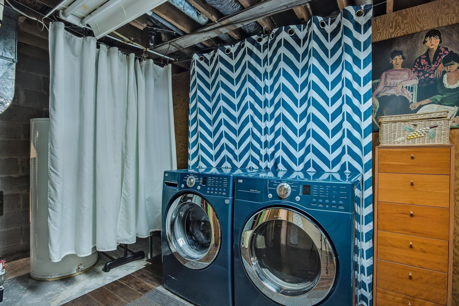 









396


Rue Lamoureux

,
Sainte-Julie,




QC
J3E1G8

