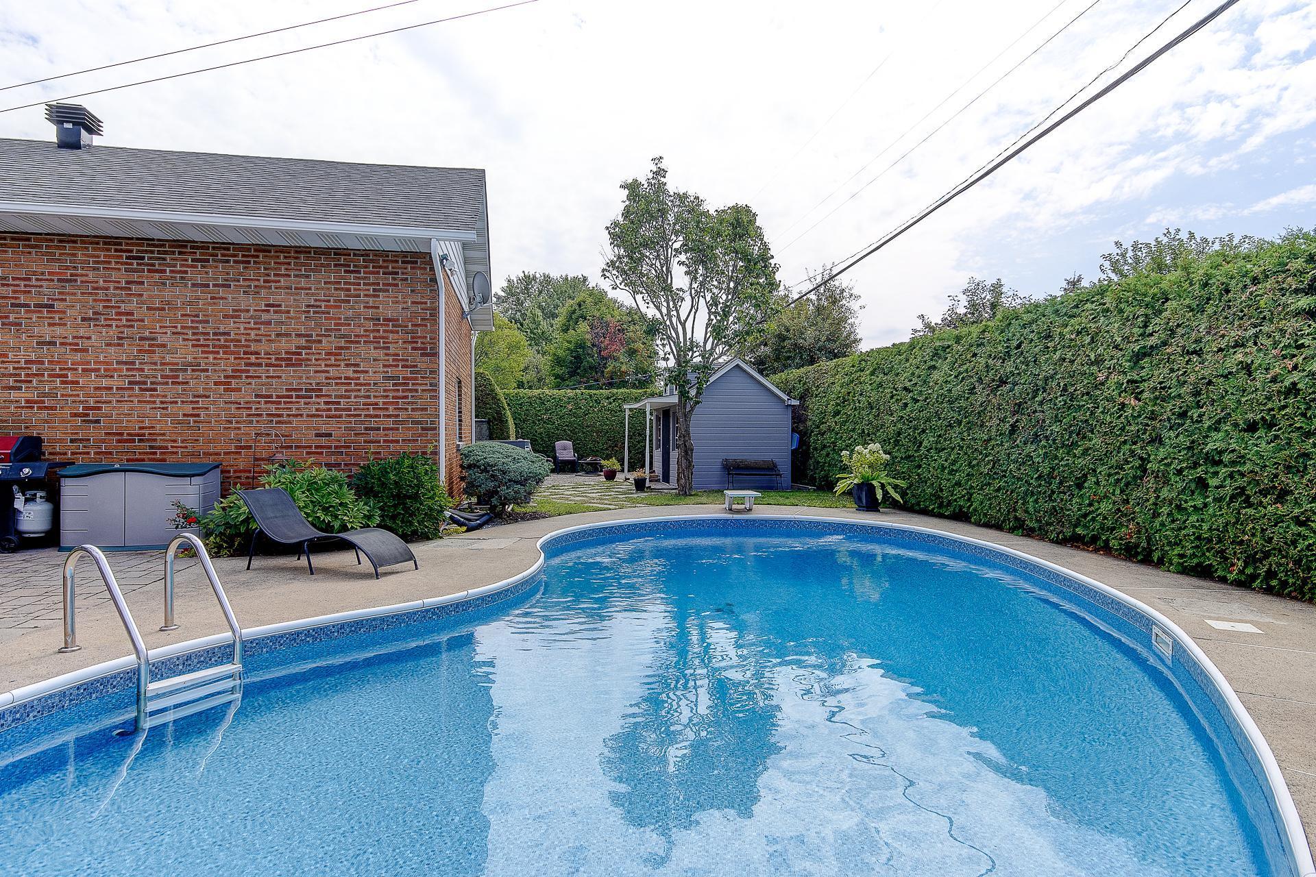 









396


Rue Lamoureux

,
Sainte-Julie,




QC
J3E1G8

