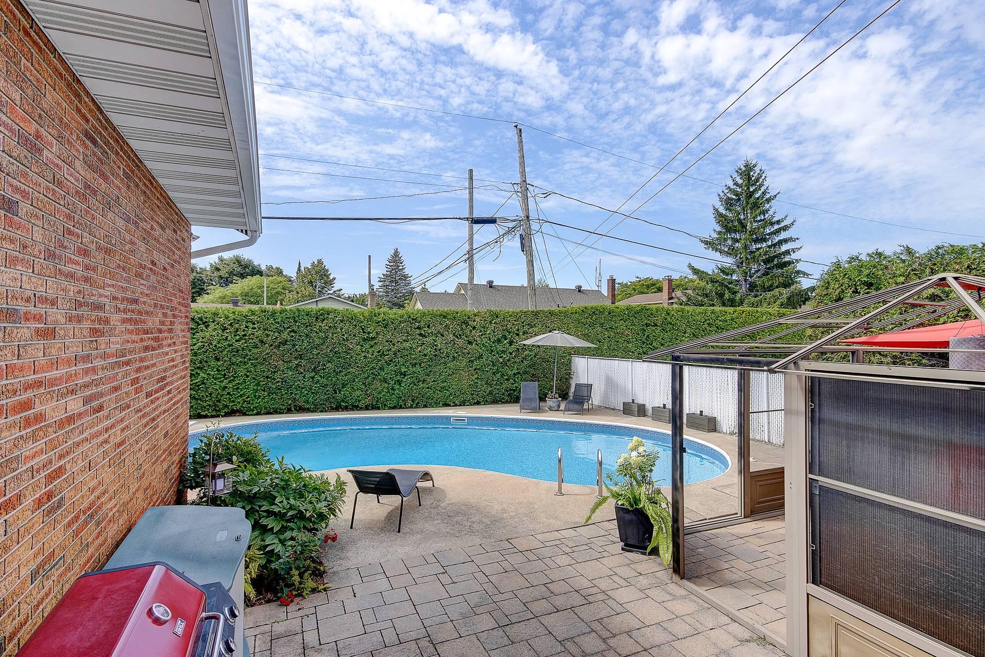 









396


Rue Lamoureux

,
Sainte-Julie,




QC
J3E1G8

