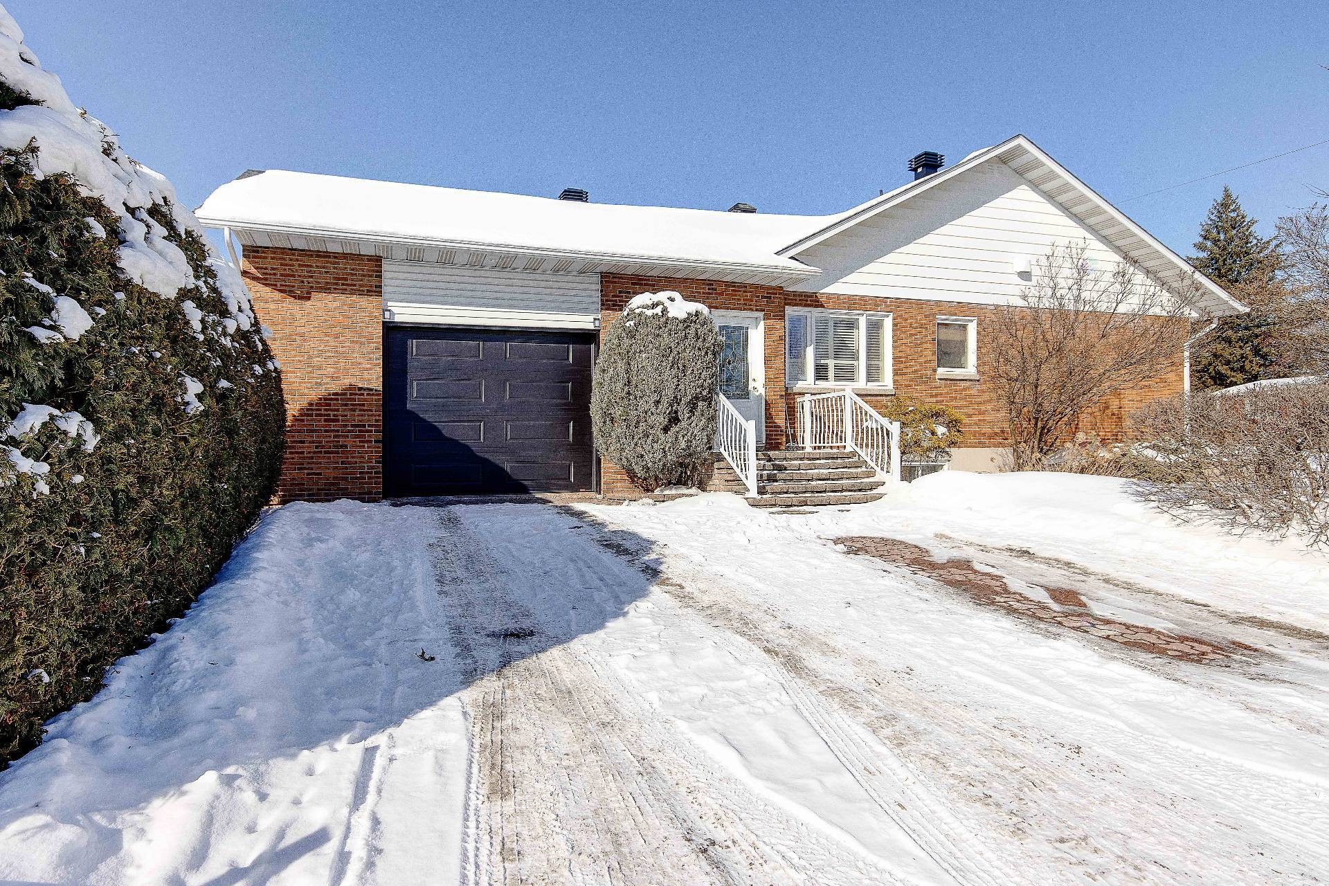 









396


Rue Lamoureux

,
Sainte-Julie,




QC
J3E1G8

