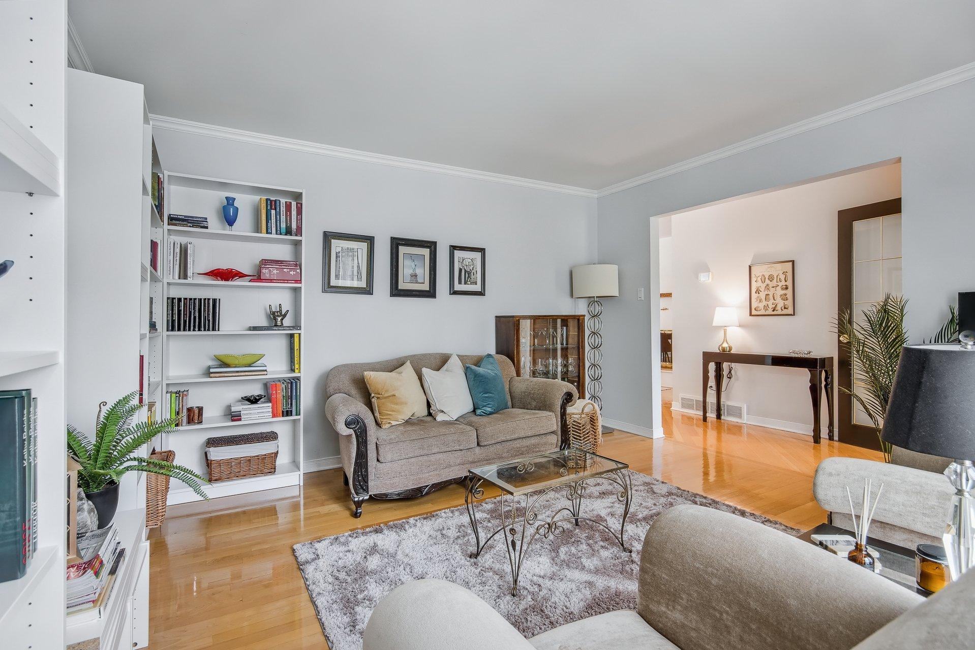 









396


Rue Lamoureux

,
Sainte-Julie,




QC
J3E1G8

