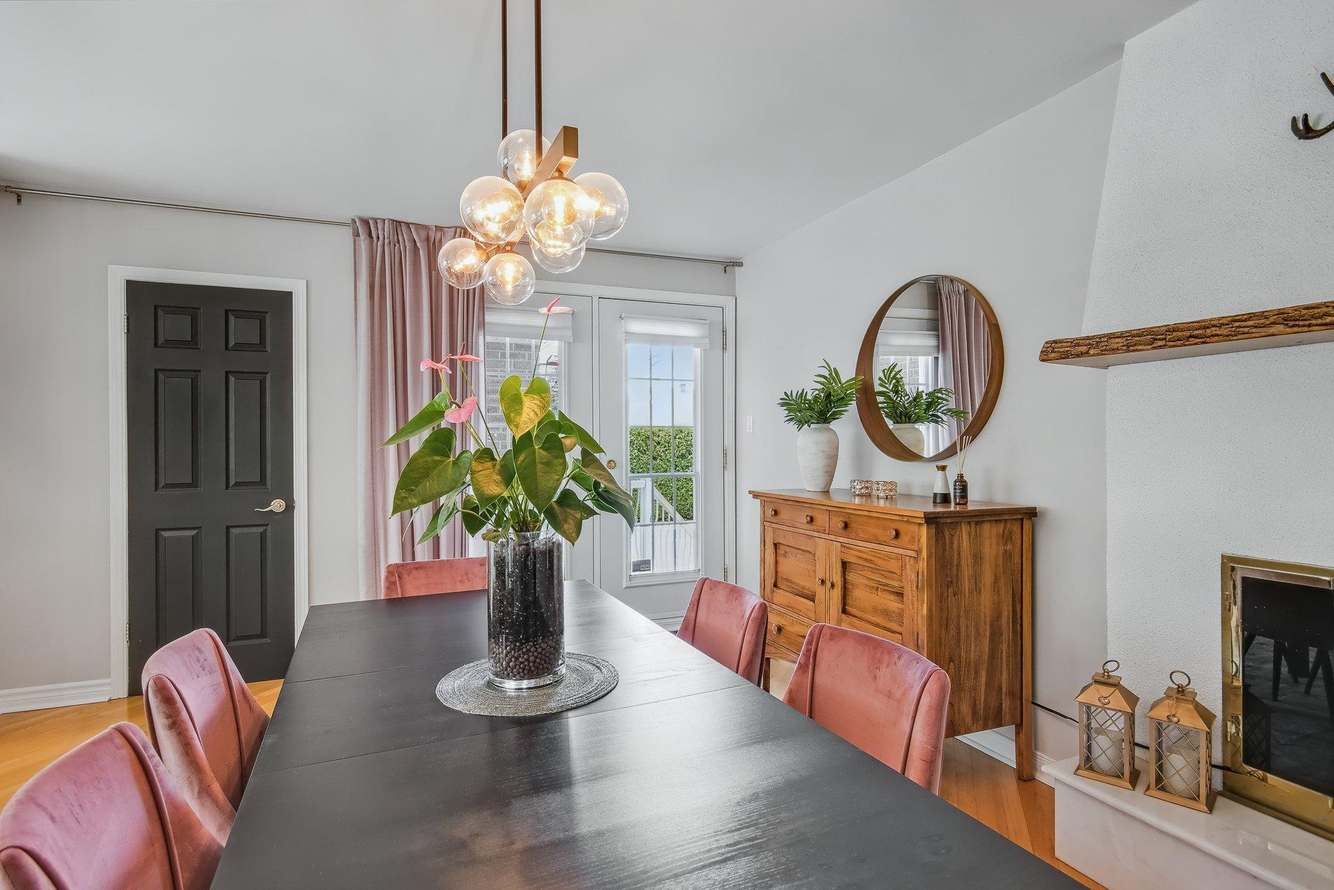 









396


Rue Lamoureux

,
Sainte-Julie,




QC
J3E1G8

