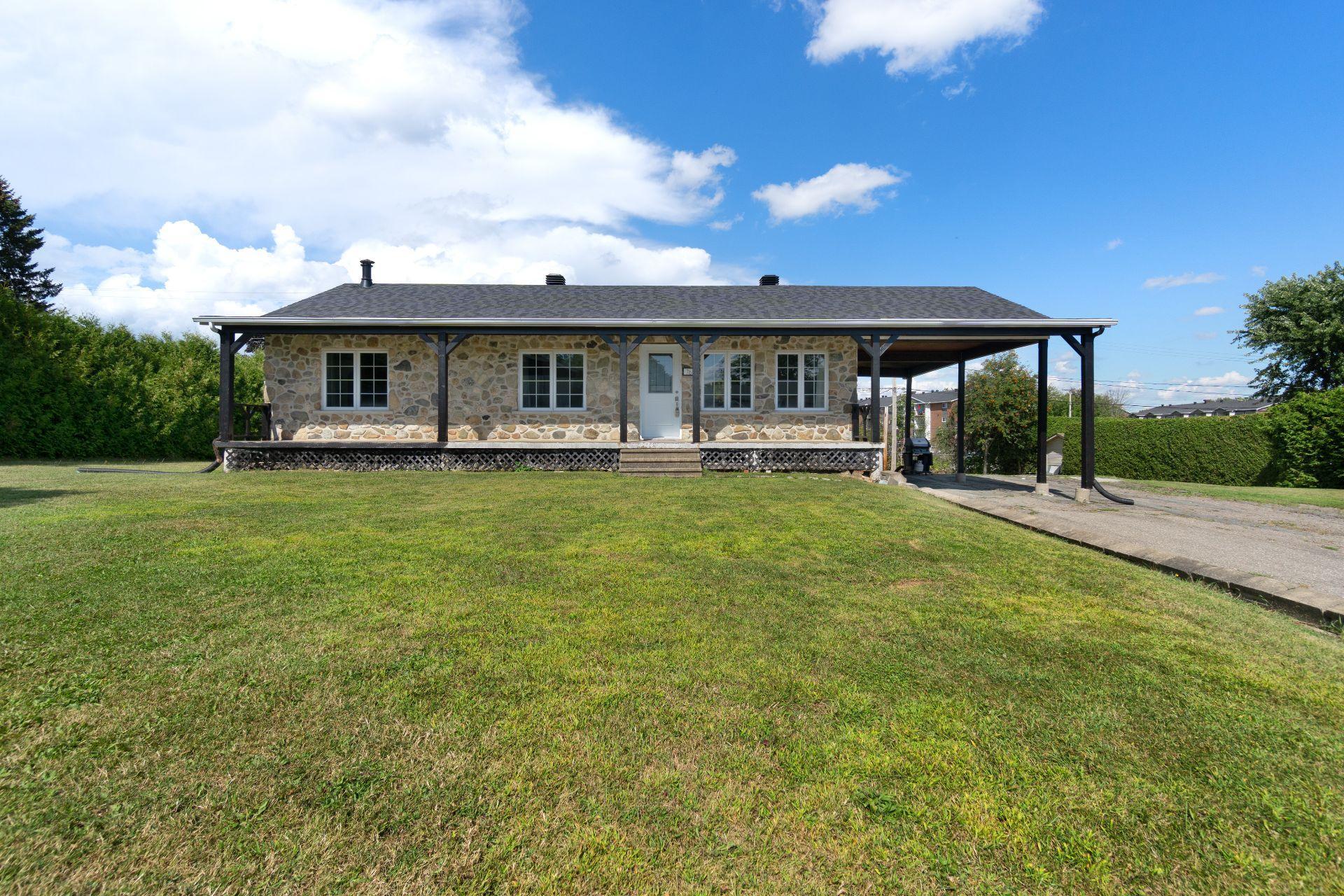 









765


Rue Bacon

,
Sherbrooke (Les Nations),




QC
J1H5V9

