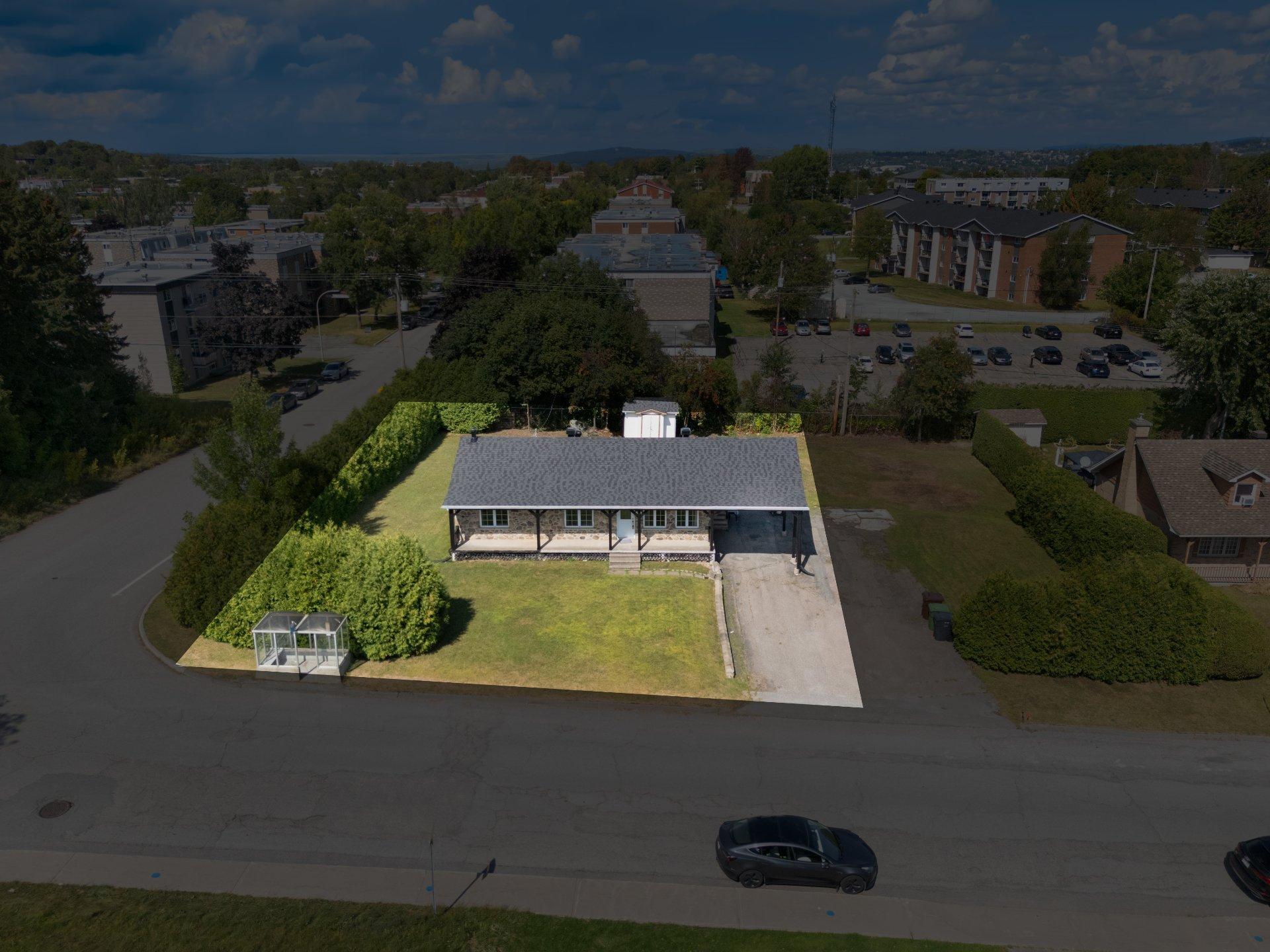 









765


Rue Bacon

,
Sherbrooke (Les Nations),




QC
J1H5V9

