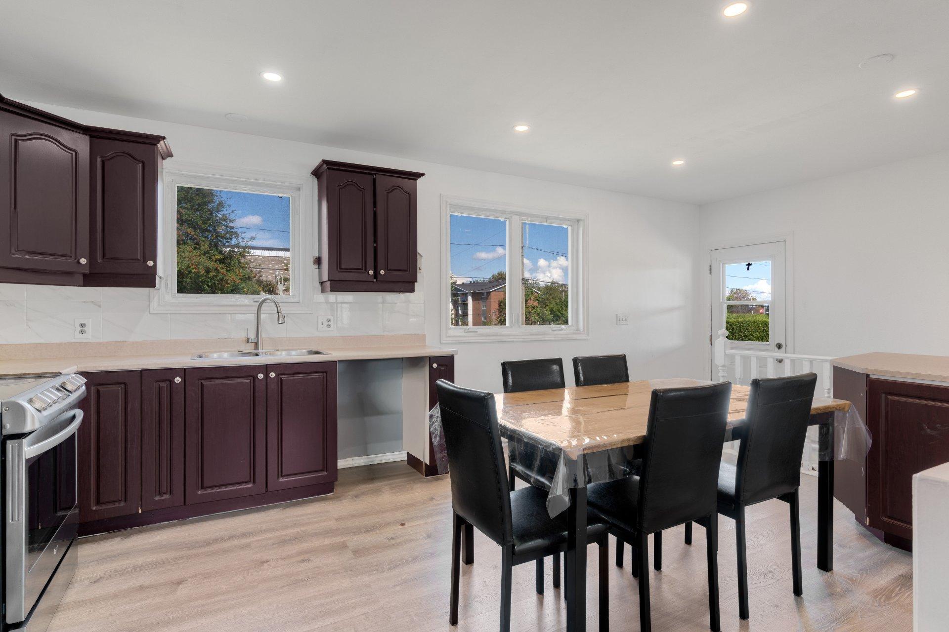 









765


Rue Bacon

,
Sherbrooke (Les Nations),




QC
J1H5V9

