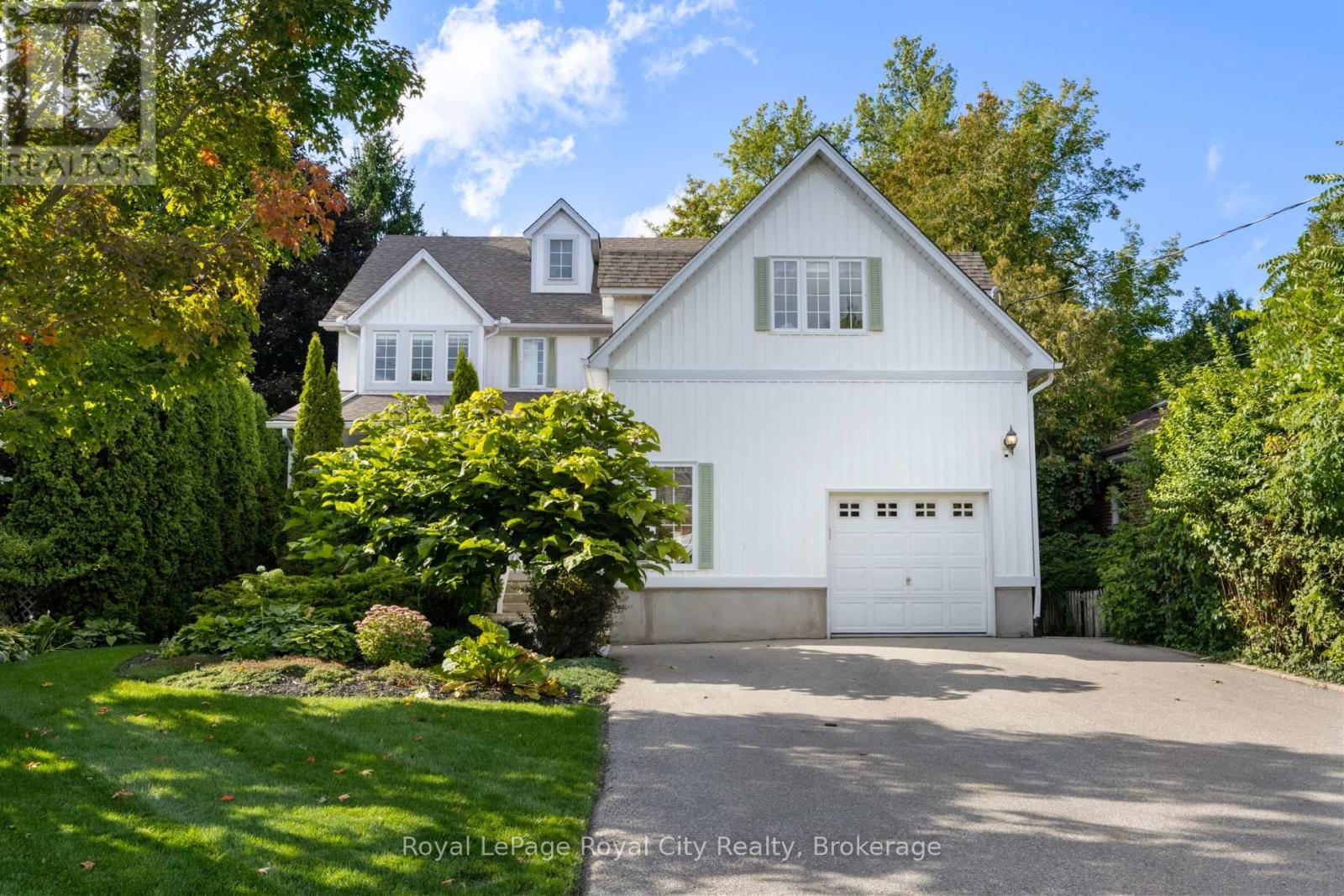 












168 PALMER STREET

,
Guelph (St. George's),




Ontario
N1E2R6

