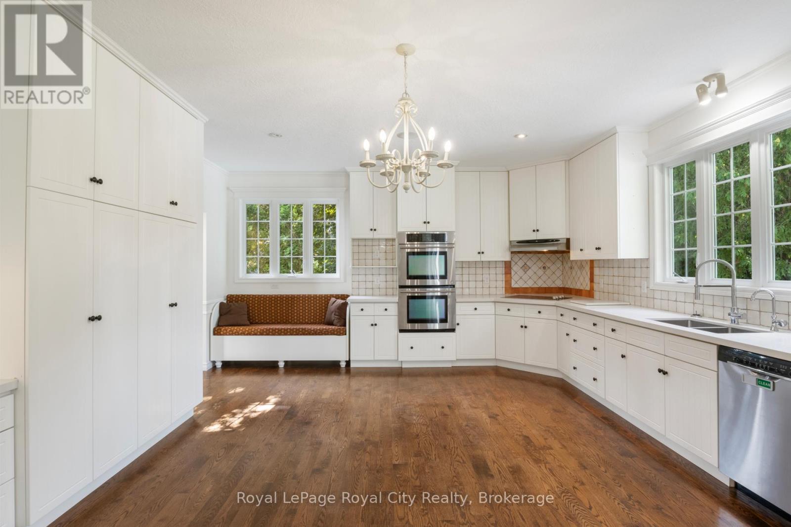 












168 PALMER STREET

,
Guelph (St. George's),




Ontario
N1E2R6

