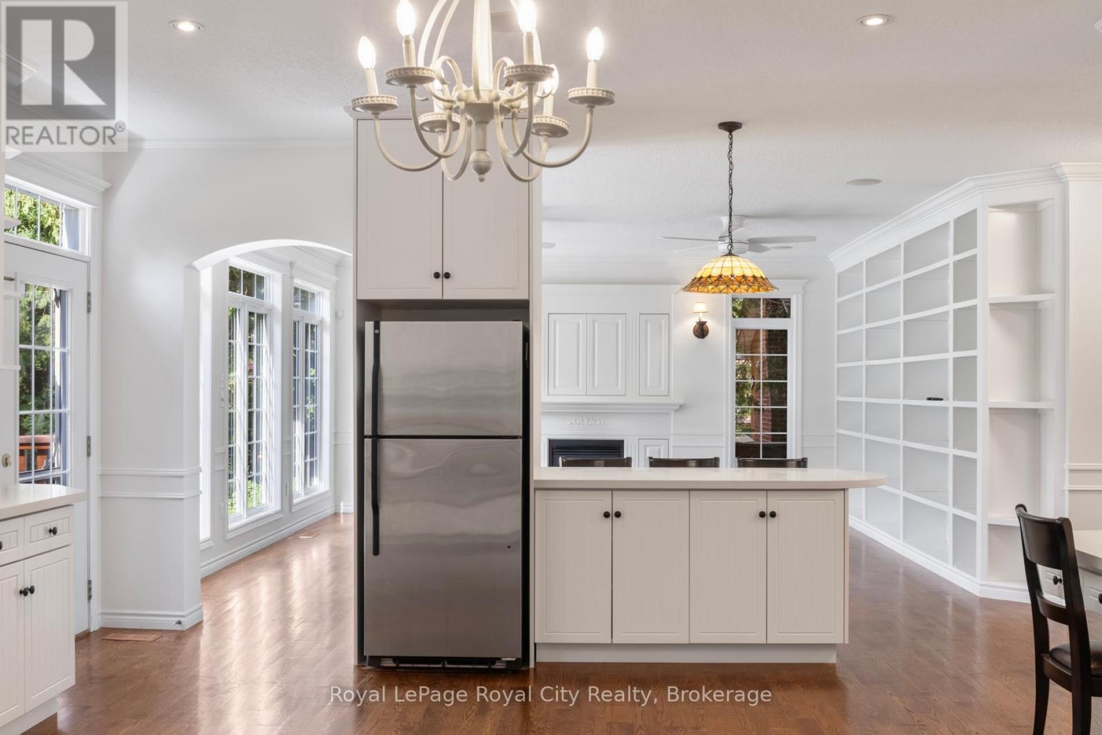 












168 PALMER STREET

,
Guelph (St. George's),




Ontario
N1E2R6

