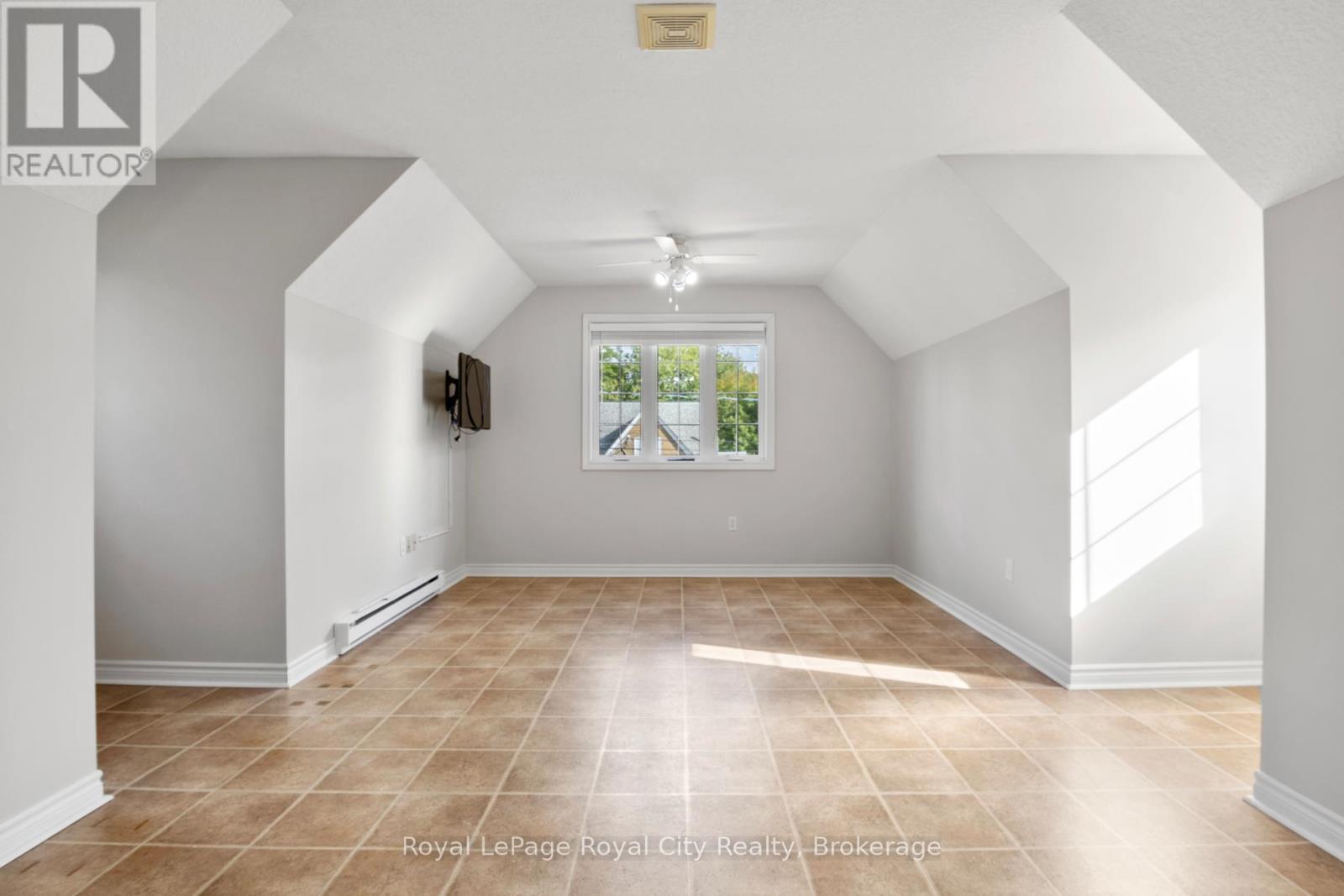 












168 PALMER STREET

,
Guelph (St. George's),




Ontario
N1E2R6

