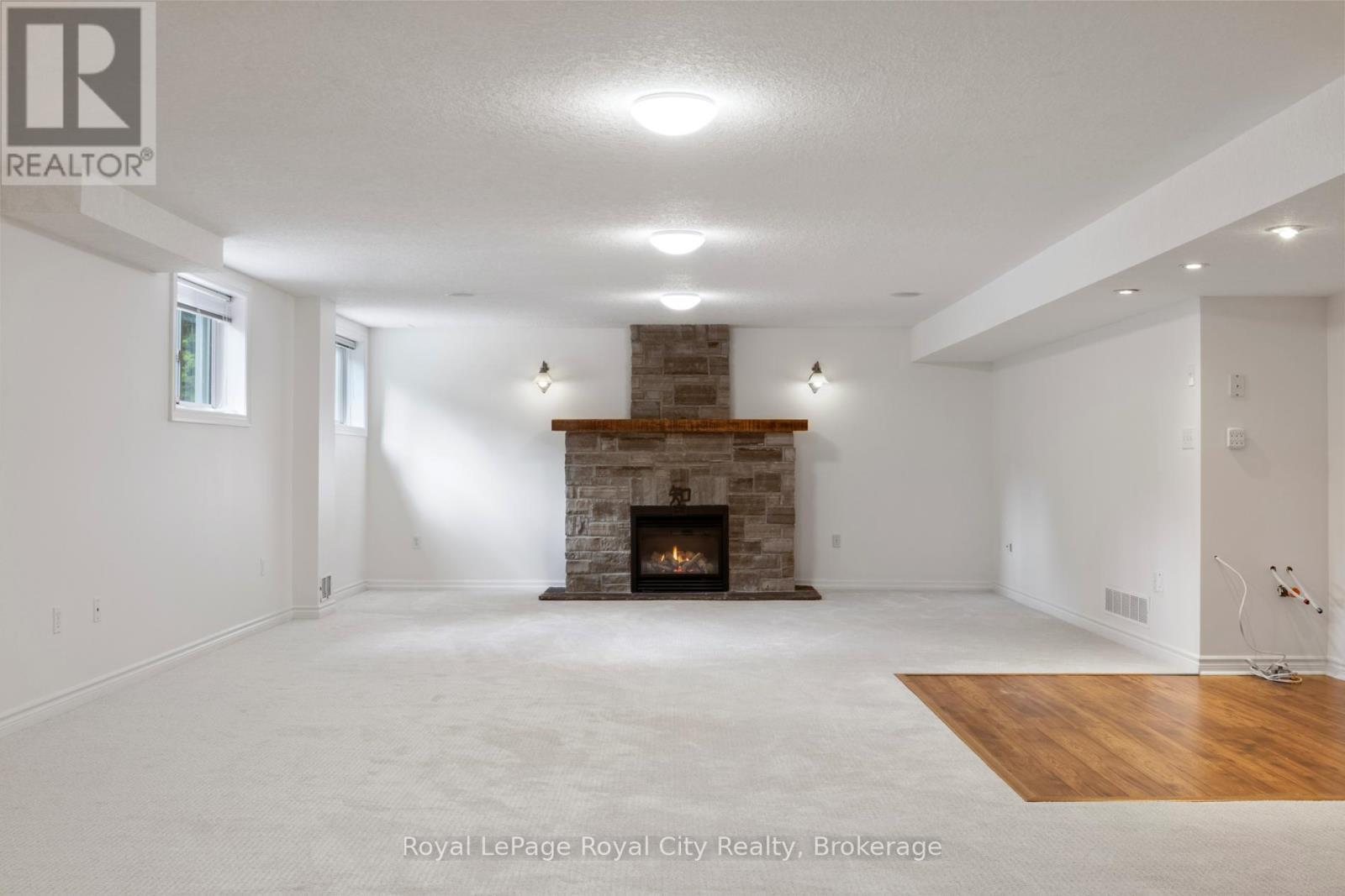 












168 PALMER STREET

,
Guelph (St. George's),




Ontario
N1E2R6

