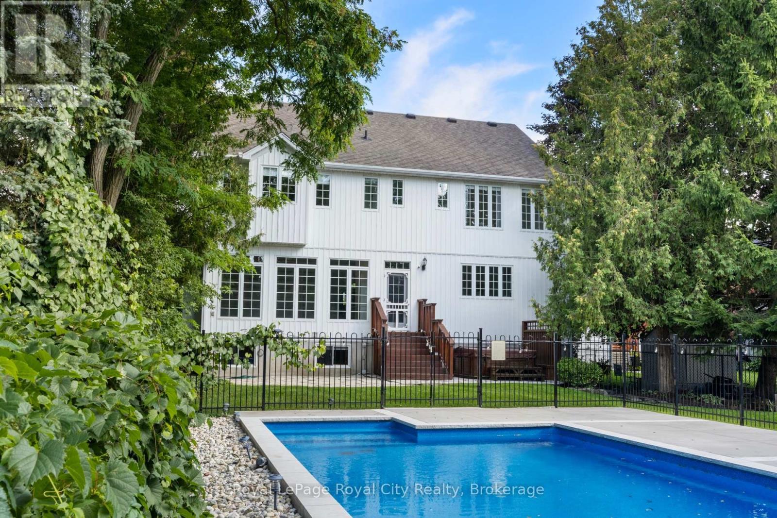 












168 PALMER STREET

,
Guelph (St. George's),




Ontario
N1E2R6

