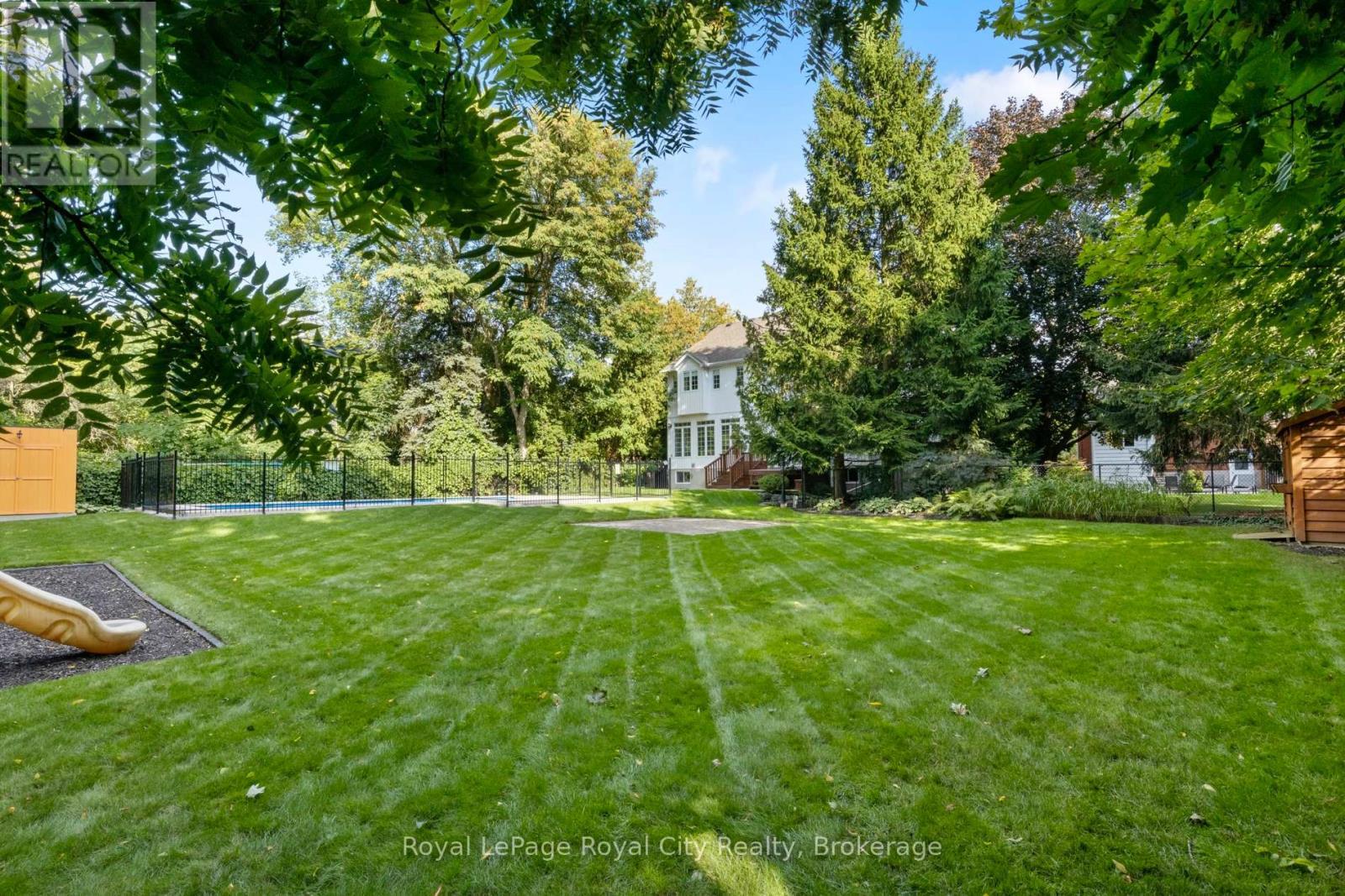 












168 PALMER STREET

,
Guelph (St. George's),




Ontario
N1E2R6

