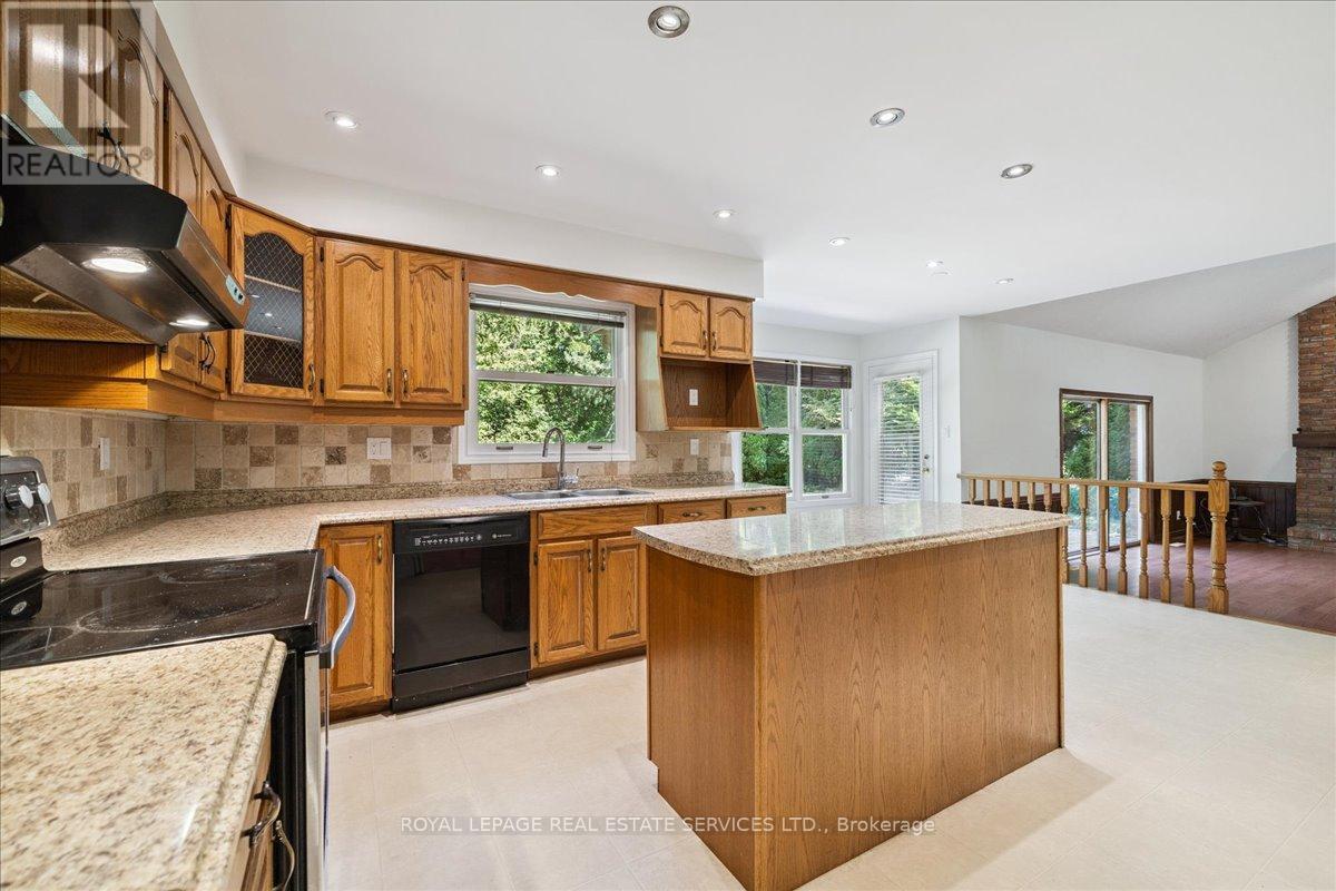 












3267 SHELBURNE PLACE

,
Oakville,




Ontario
L6L5V8

