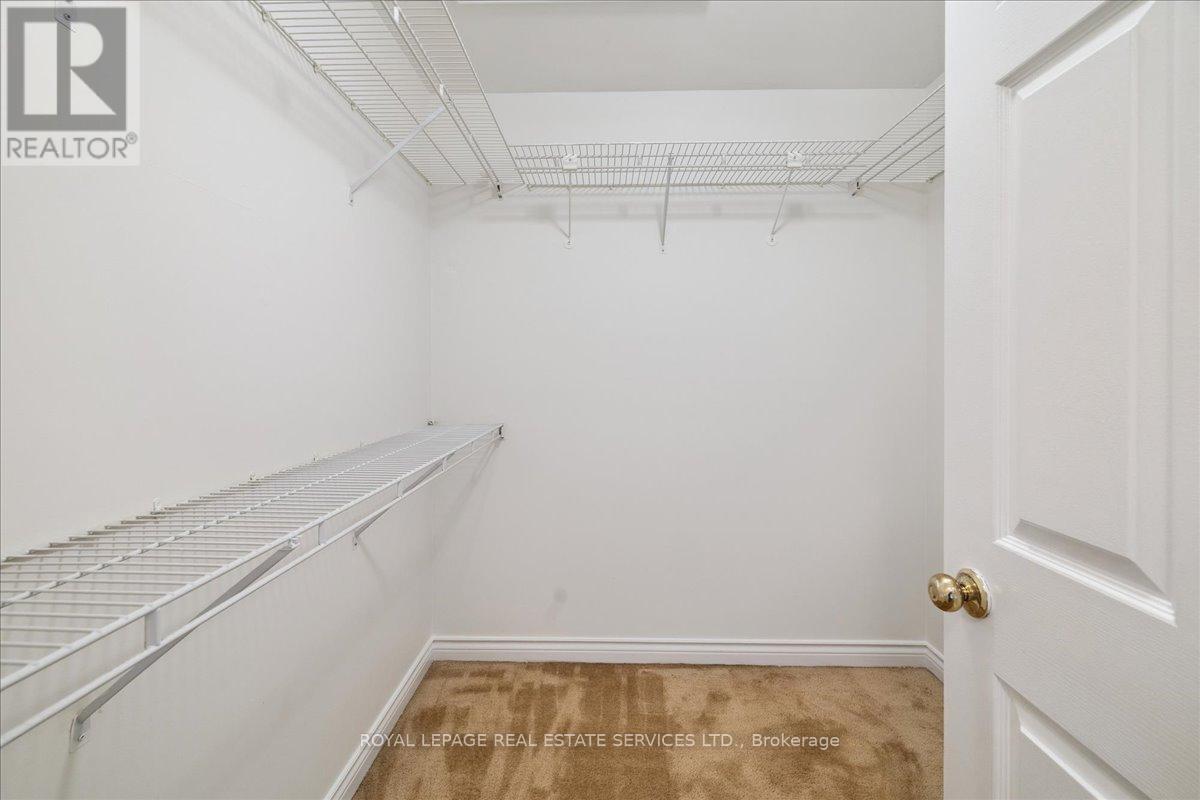 












3267 SHELBURNE PLACE

,
Oakville,




Ontario
L6L5V8

