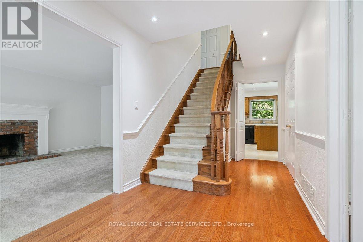 












3267 SHELBURNE PLACE

,
Oakville,




Ontario
L6L5V8

