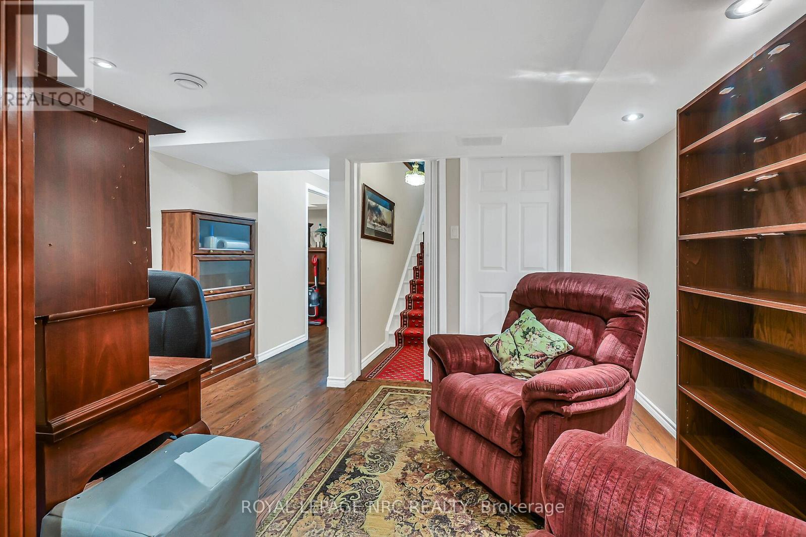 












29 - 20 KITTY MURRAY LANE

,
Hamilton,




Ontario
L9K1L7

