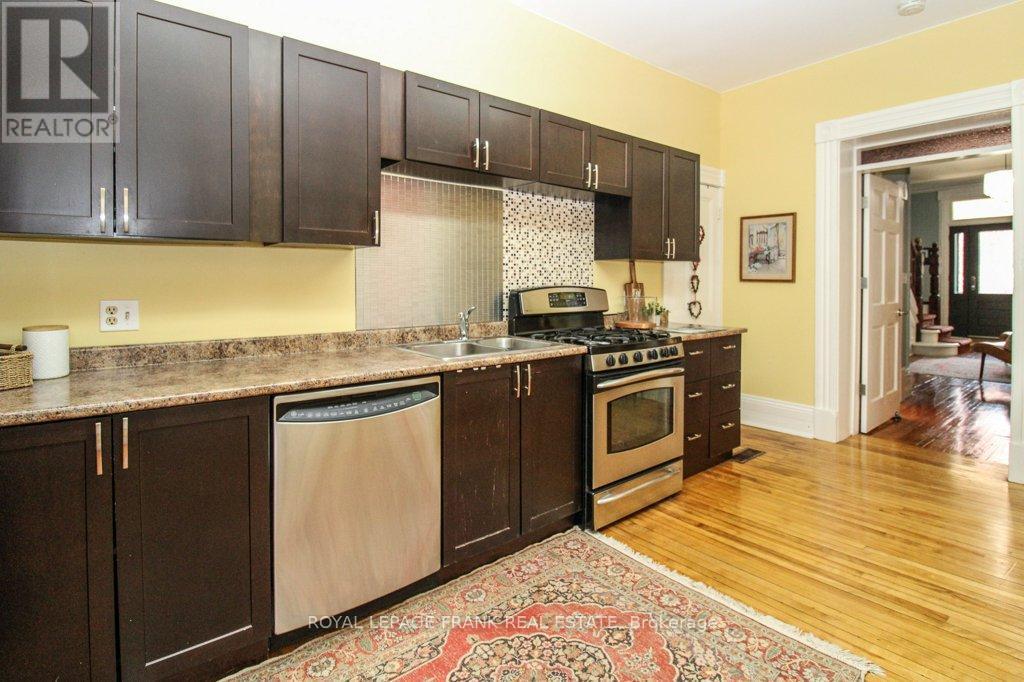 












210 MCDONNEL STREET

,
Peterborough (Town Ward 3),




Ontario
K9H2V9

