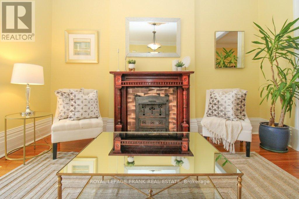 












210 MCDONNEL STREET

,
Peterborough (Town Ward 3),




Ontario
K9H2V9

