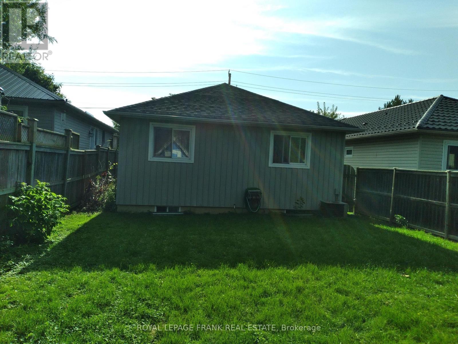 












758 ONTARIO STREET

,
Cobourg,




Ontario
K9A3C5

