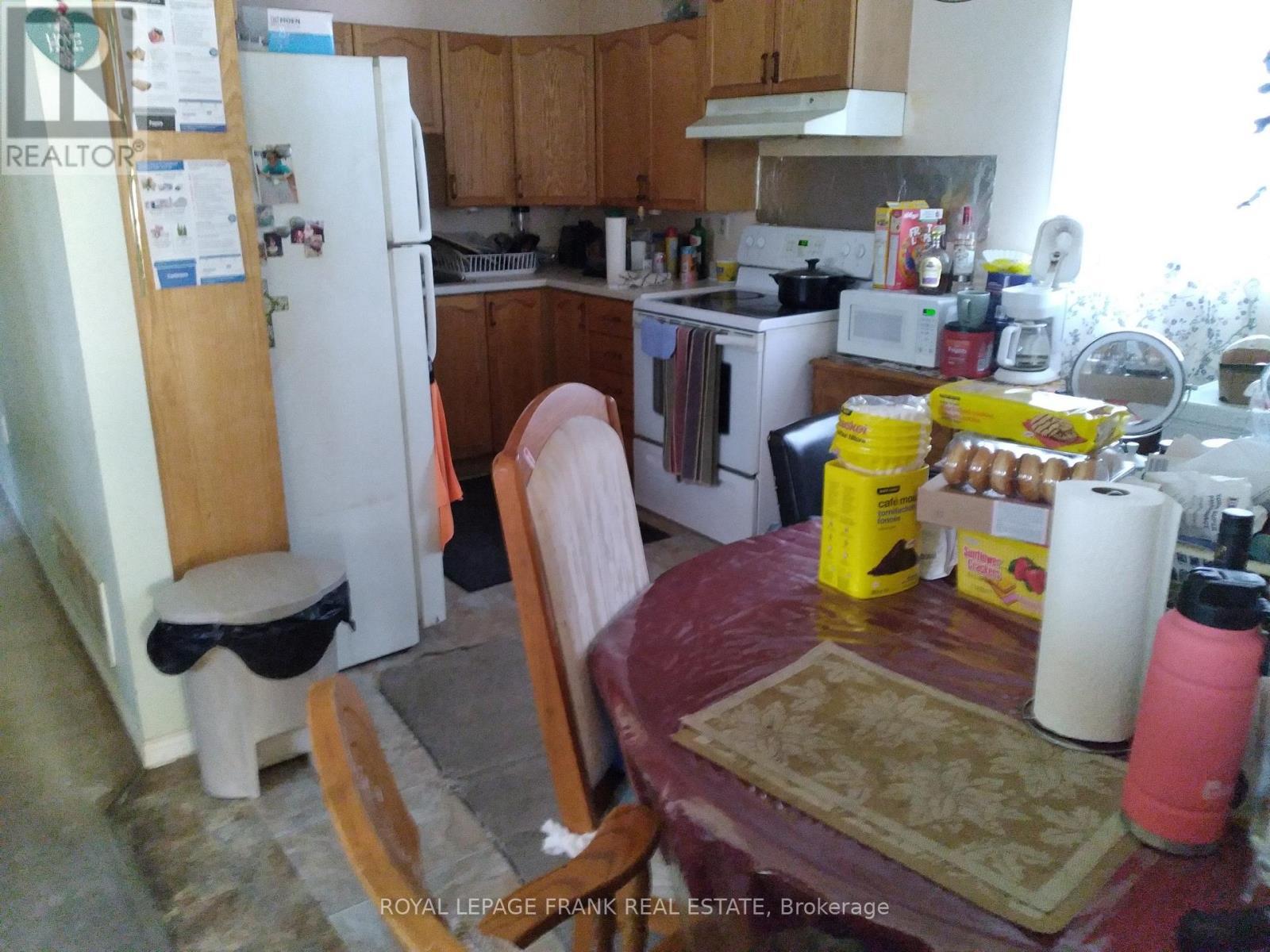












758 ONTARIO STREET

,
Cobourg,




Ontario
K9A3C5

