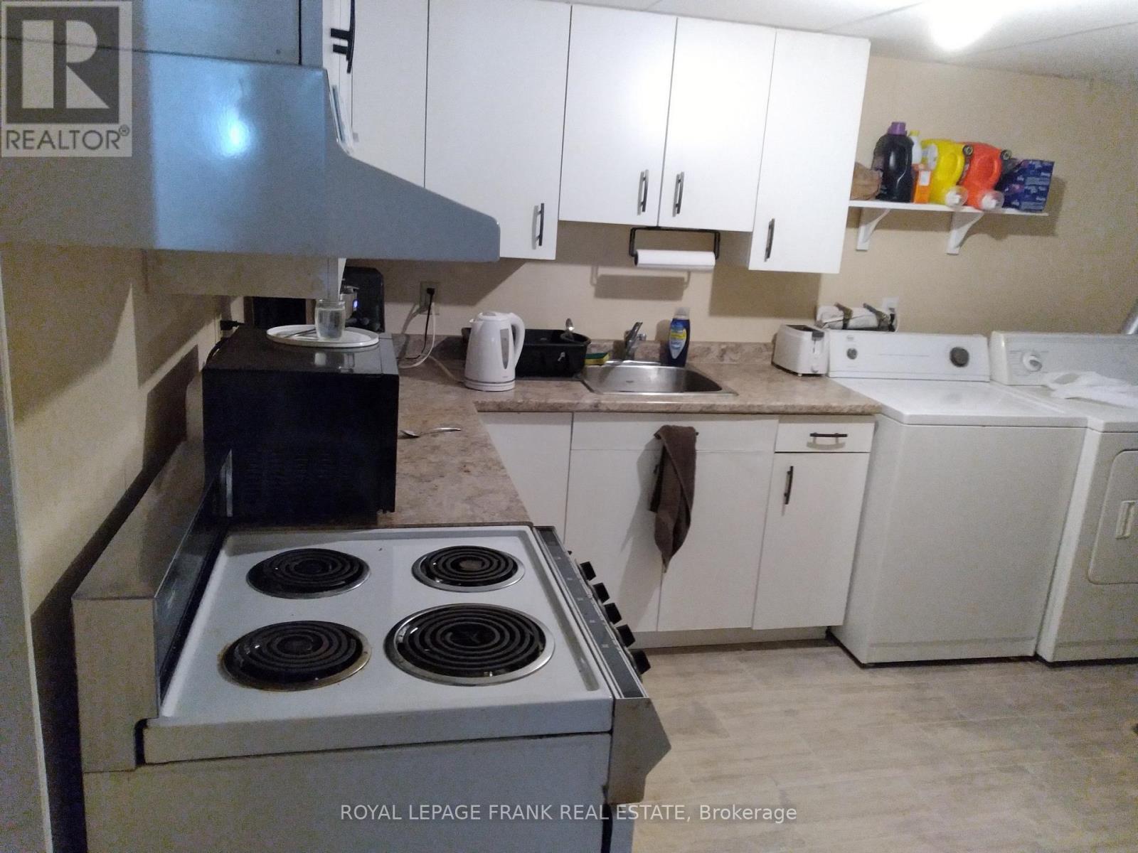 












758 ONTARIO STREET

,
Cobourg,




Ontario
K9A3C5

