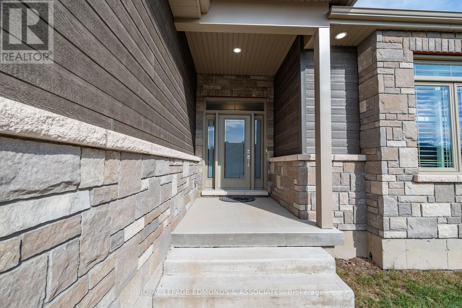 












517 SYDENHAM STREET

,
Pembroke,




Ontario
K8A8K5

