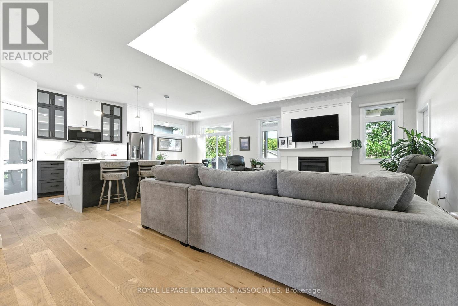 












517 SYDENHAM STREET

,
Pembroke,




Ontario
K8A8K5

