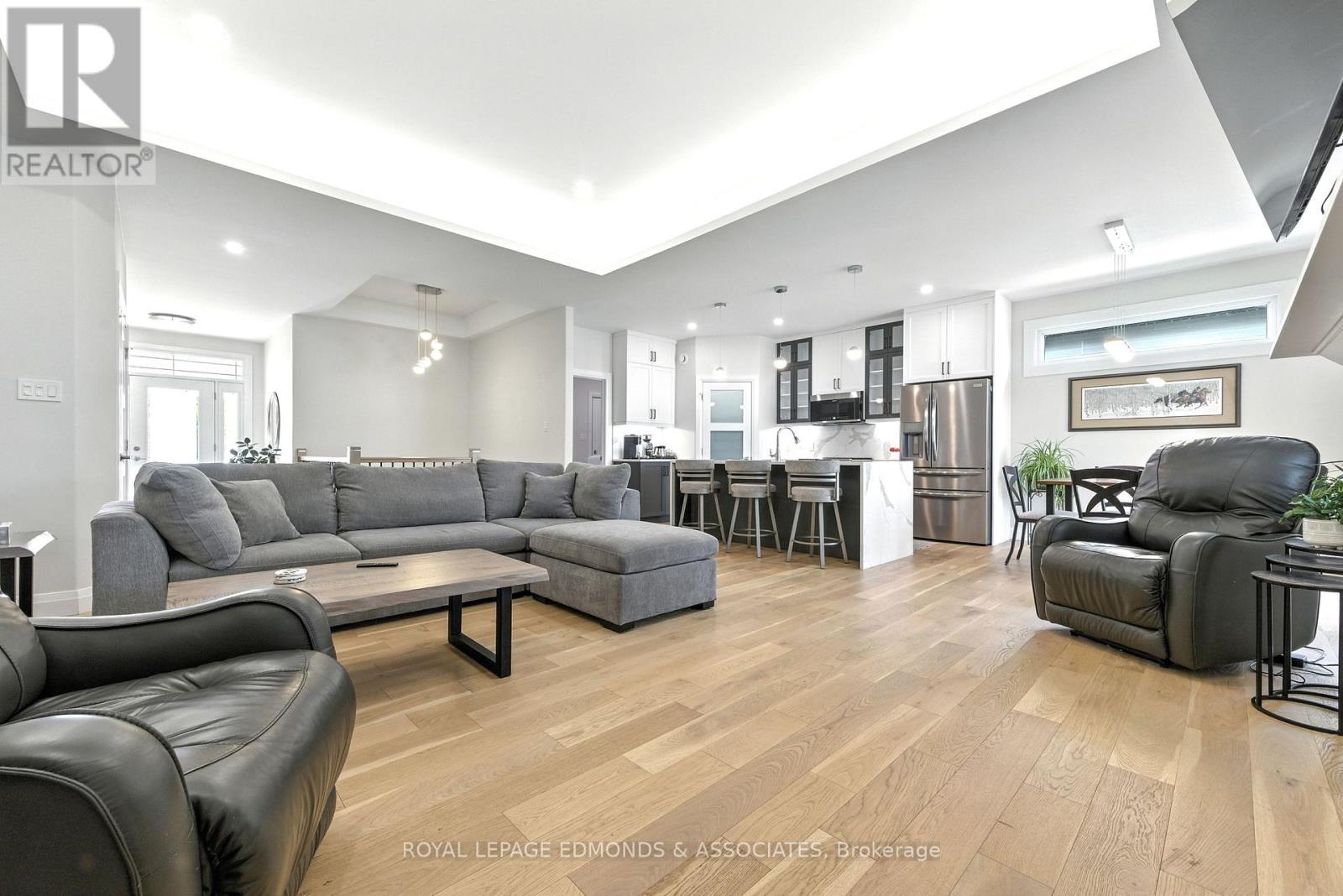 












517 SYDENHAM STREET

,
Pembroke,




Ontario
K8A8K5

