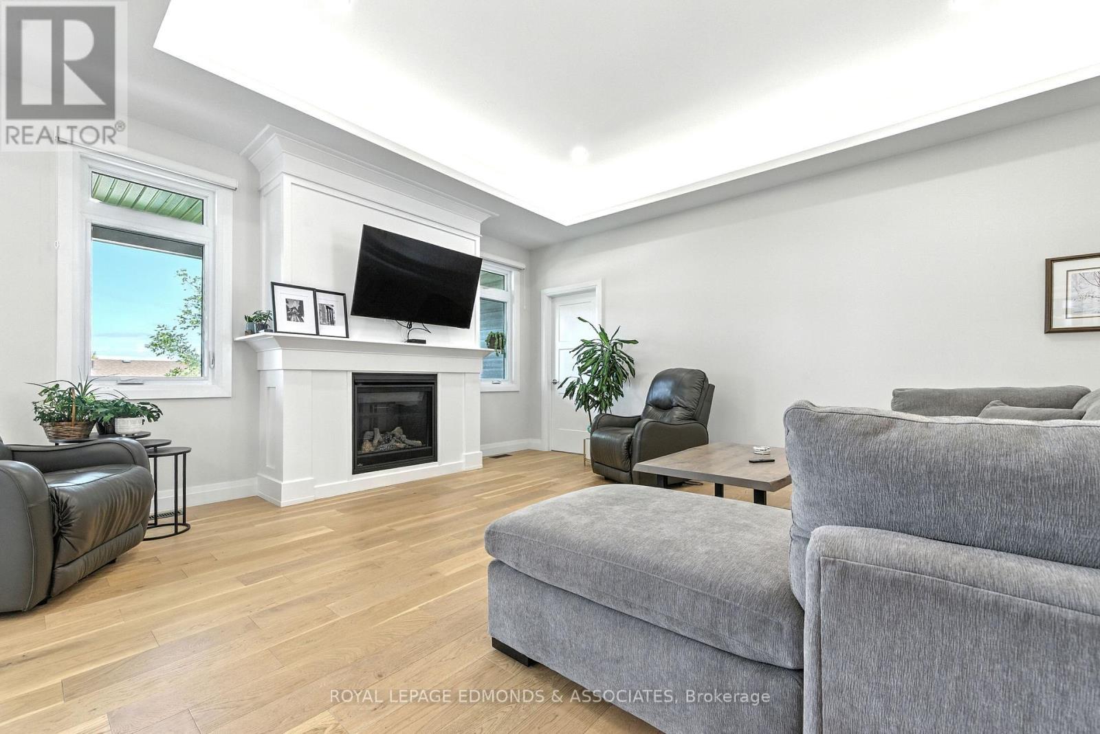 












517 SYDENHAM STREET

,
Pembroke,




Ontario
K8A8K5

