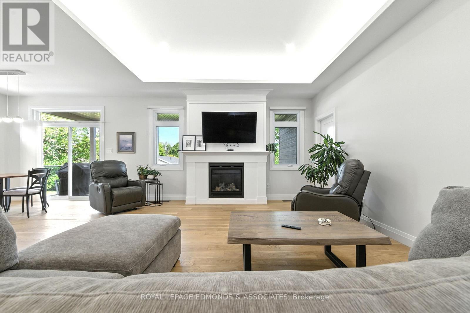 












517 SYDENHAM STREET

,
Pembroke,




Ontario
K8A8K5

