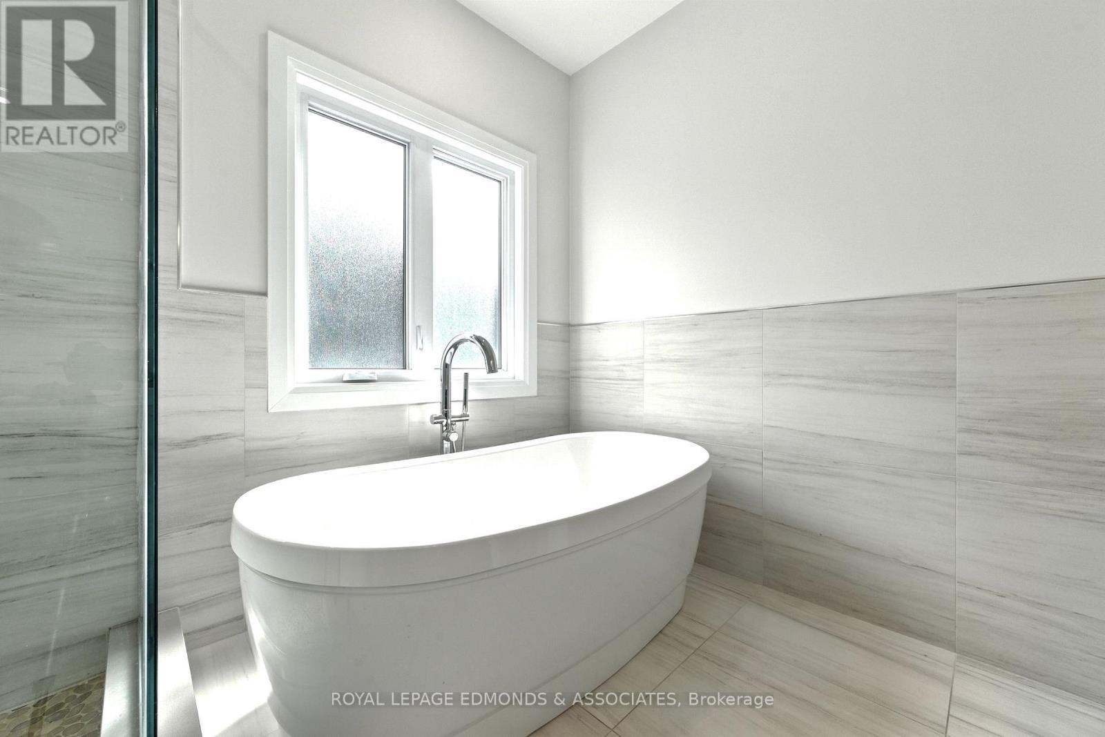 












517 SYDENHAM STREET

,
Pembroke,




Ontario
K8A8K5

