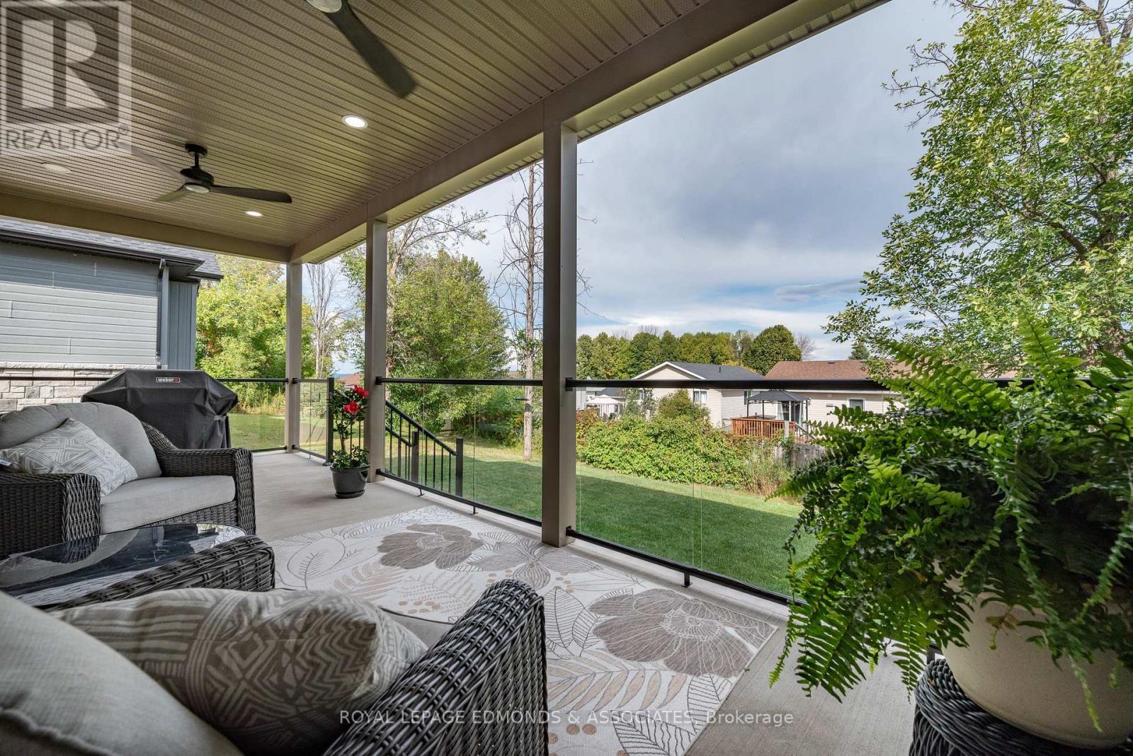 












517 SYDENHAM STREET

,
Pembroke,




Ontario
K8A8K5

