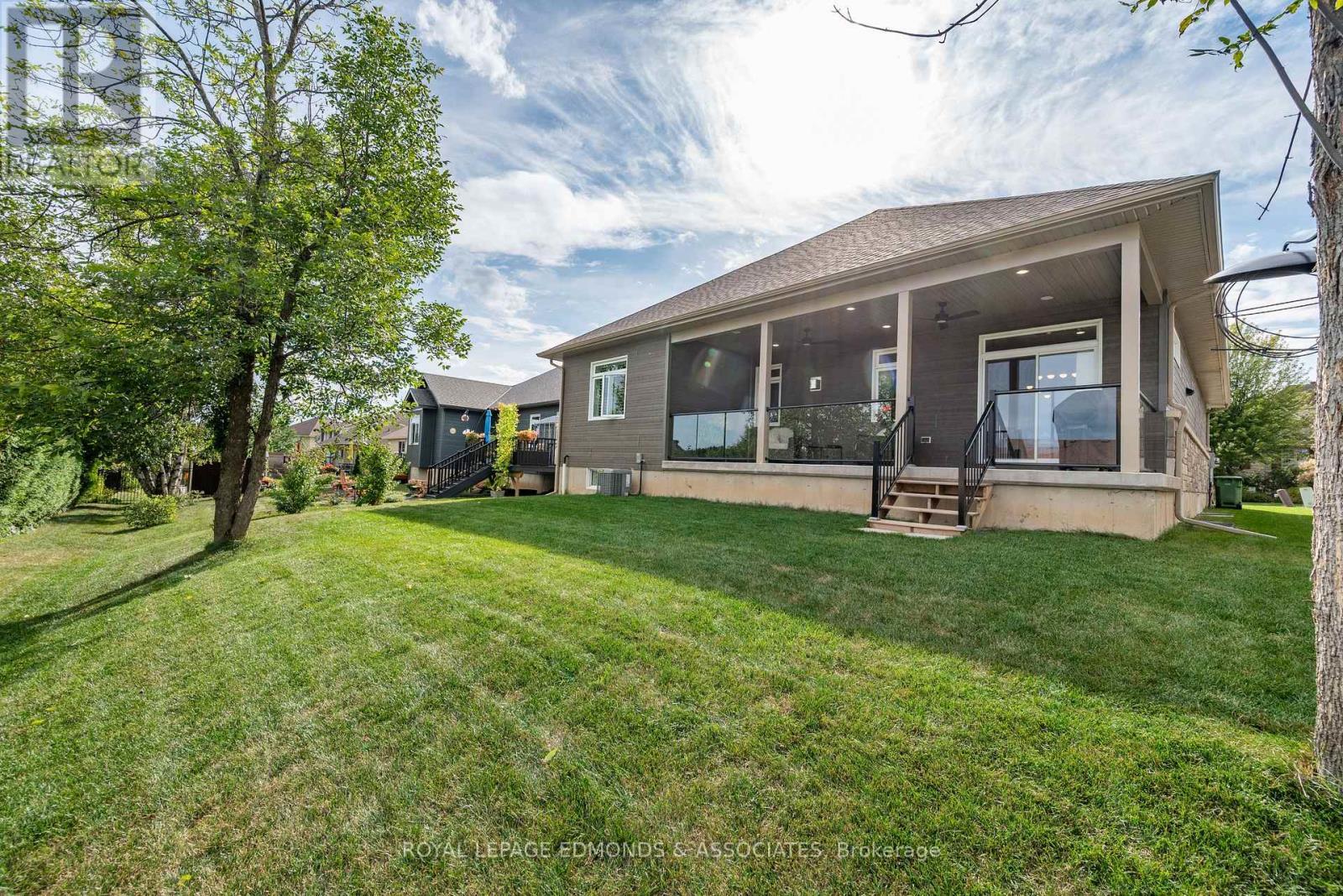 












517 SYDENHAM STREET

,
Pembroke,




Ontario
K8A8K5

