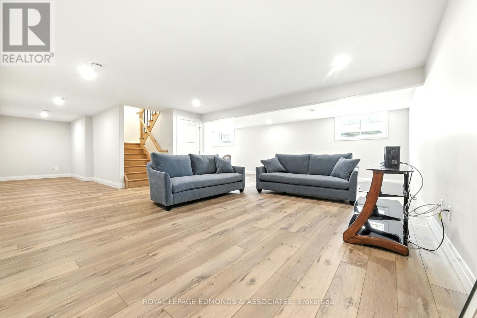 












517 SYDENHAM STREET

,
Pembroke,




Ontario
K8A8K5

