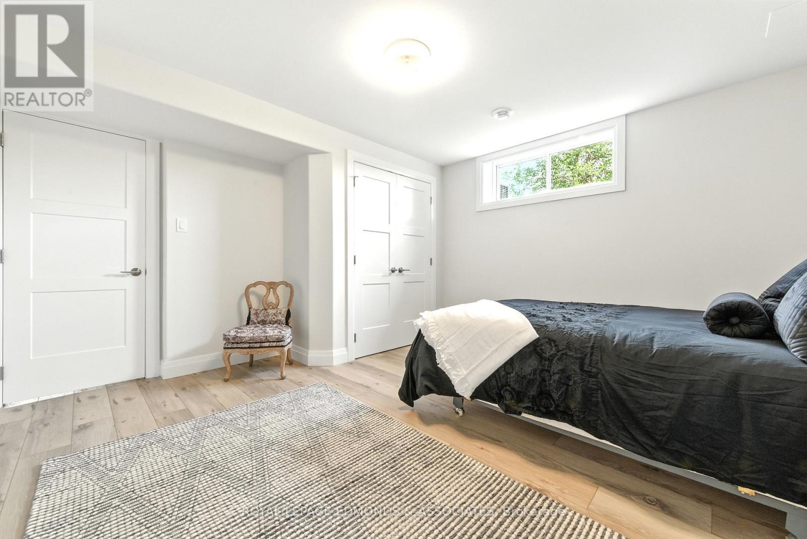 












517 SYDENHAM STREET

,
Pembroke,




Ontario
K8A8K5

