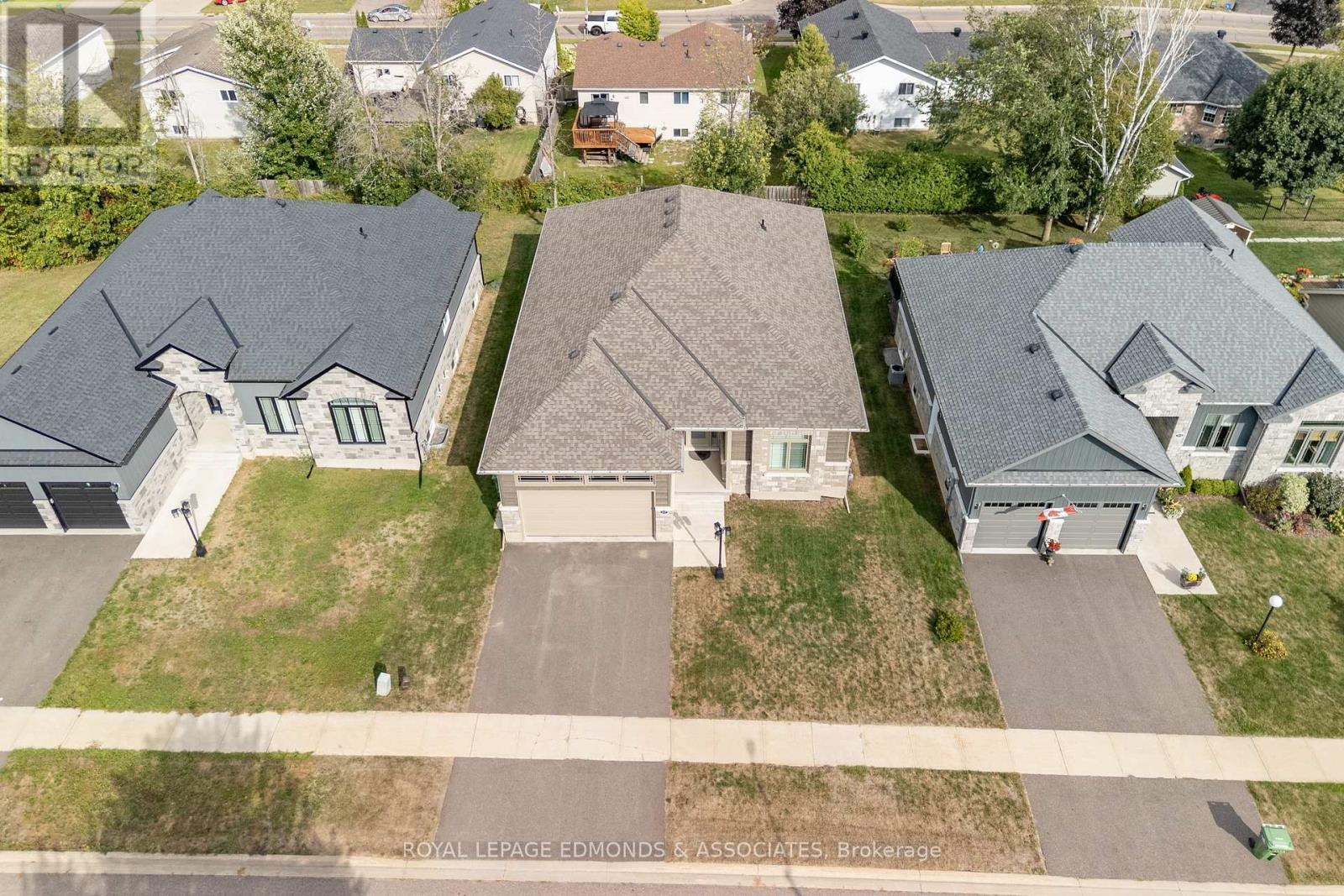 












517 SYDENHAM STREET

,
Pembroke,




Ontario
K8A8K5

