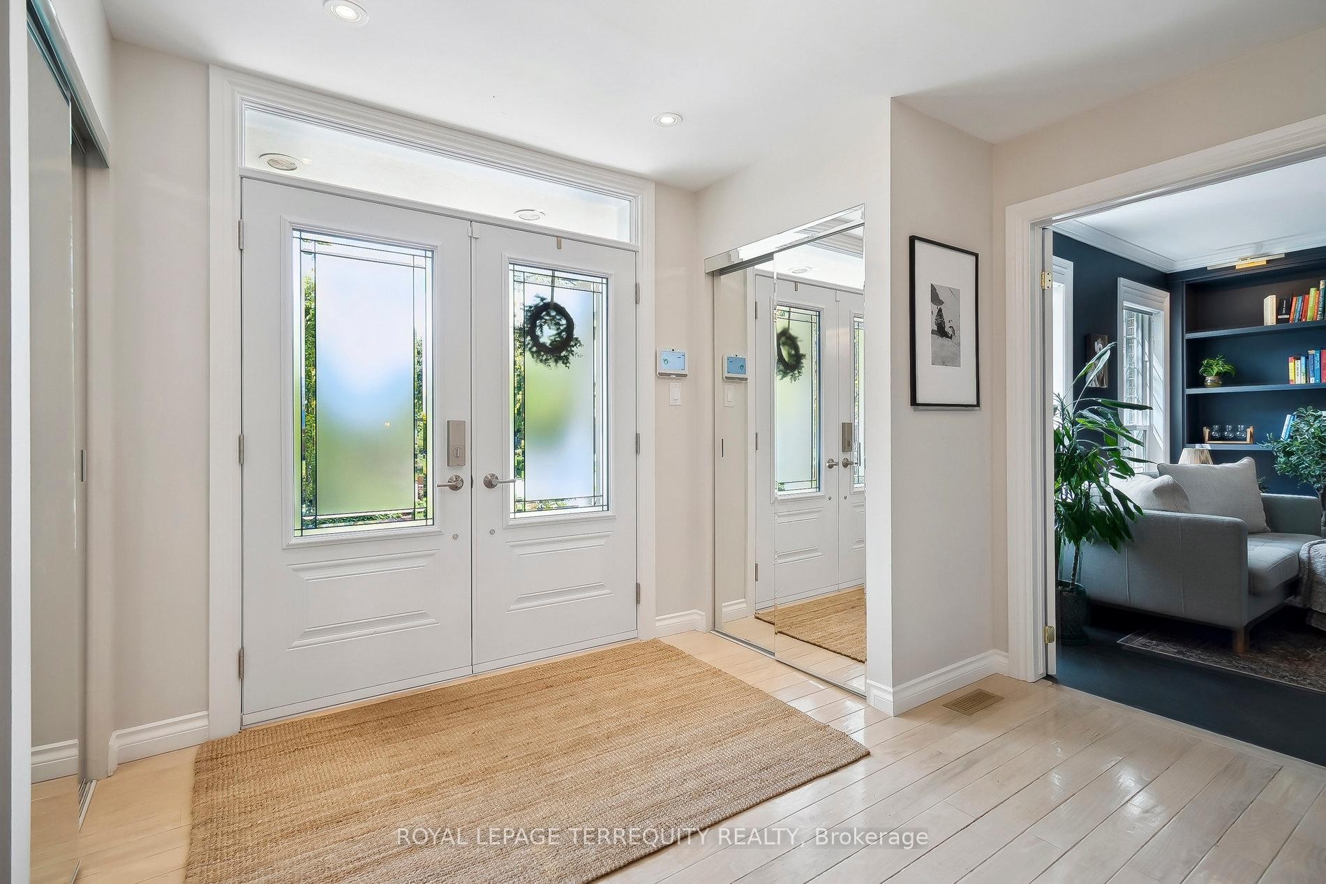 









219


Valleyview

Court,
Oakville,




ON
L6L 5H9

