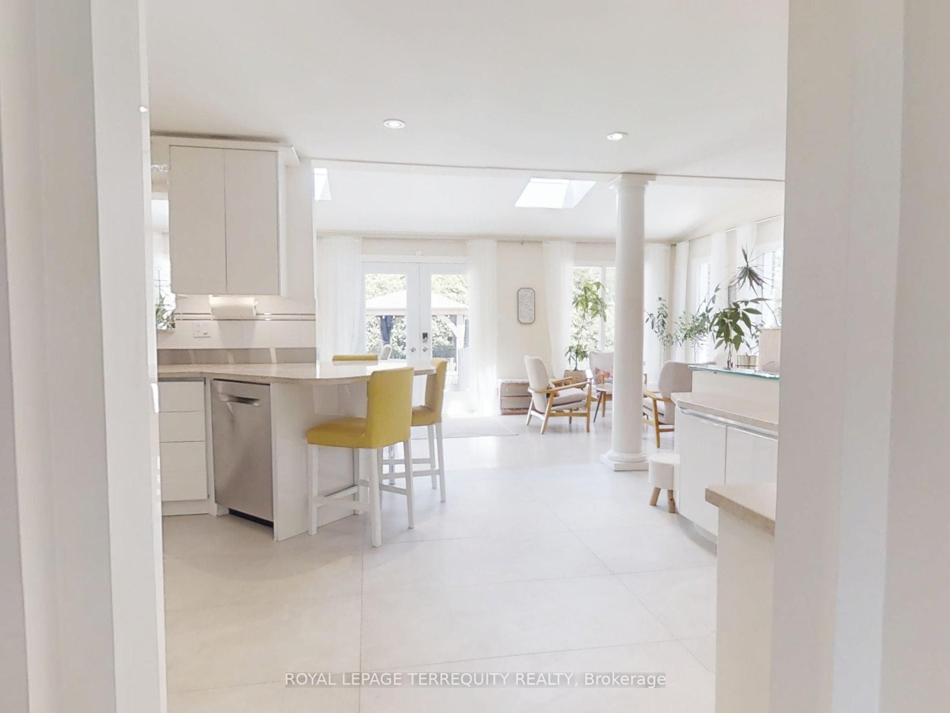 









219


Valleyview

Court,
Oakville,




ON
L6L 5H9

