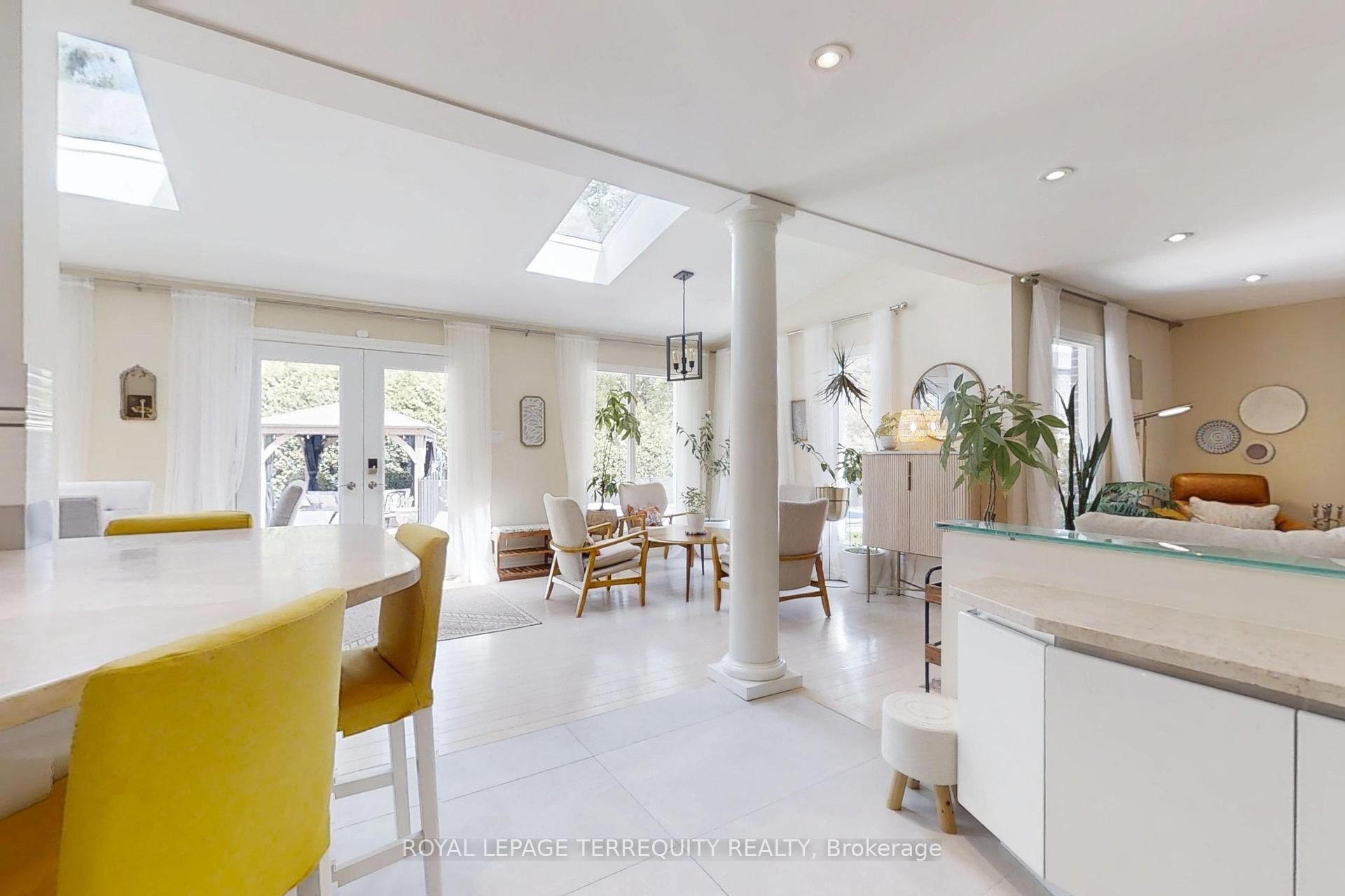 









219


Valleyview

Court,
Oakville,




ON
L6L 5H9

