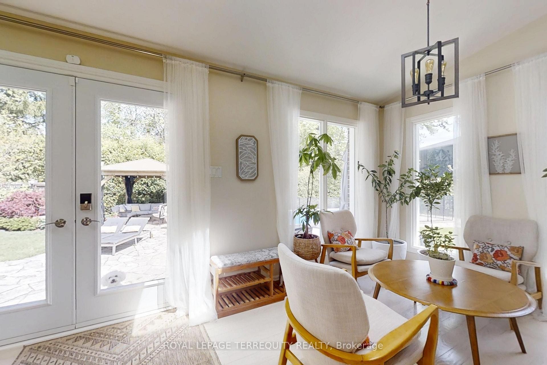 









219


Valleyview

Court,
Oakville,




ON
L6L 5H9

