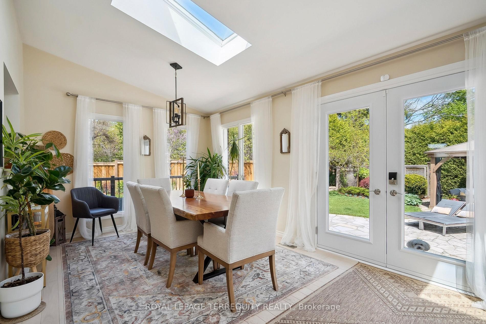 









219


Valleyview

Court,
Oakville,




ON
L6L 5H9

