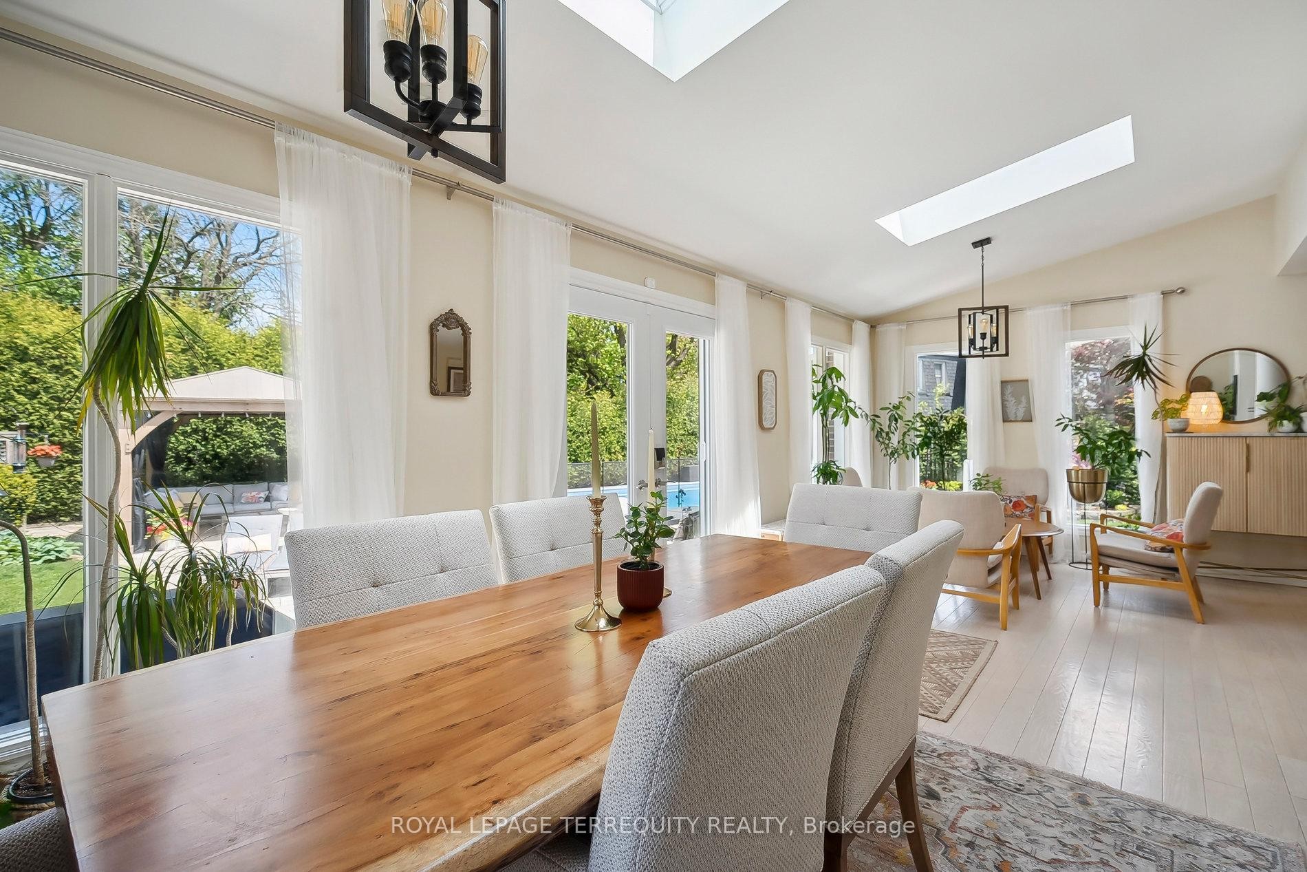 









219


Valleyview

Court,
Oakville,




ON
L6L 5H9

