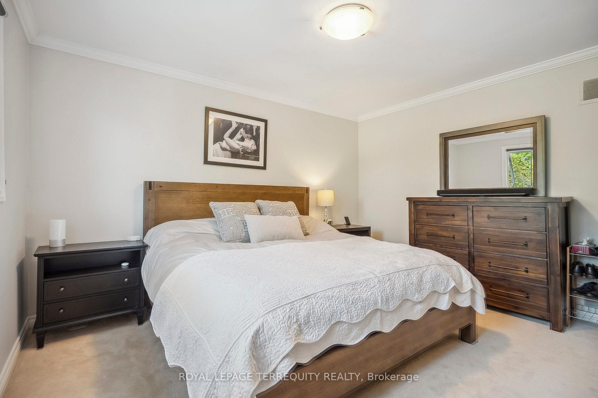 









219


Valleyview

Court,
Oakville,




ON
L6L 5H9

