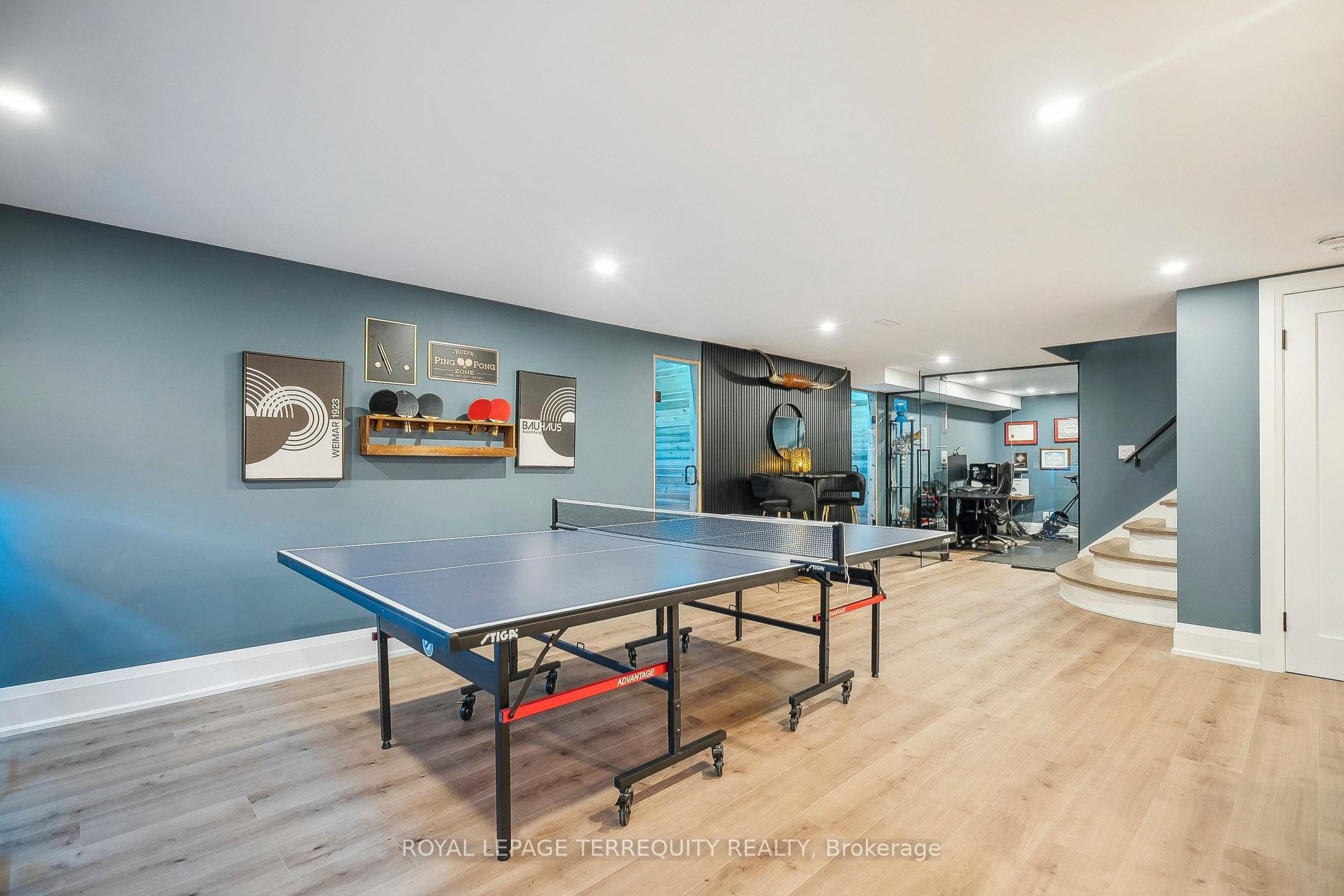 









219


Valleyview

Court,
Oakville,




ON
L6L 5H9

