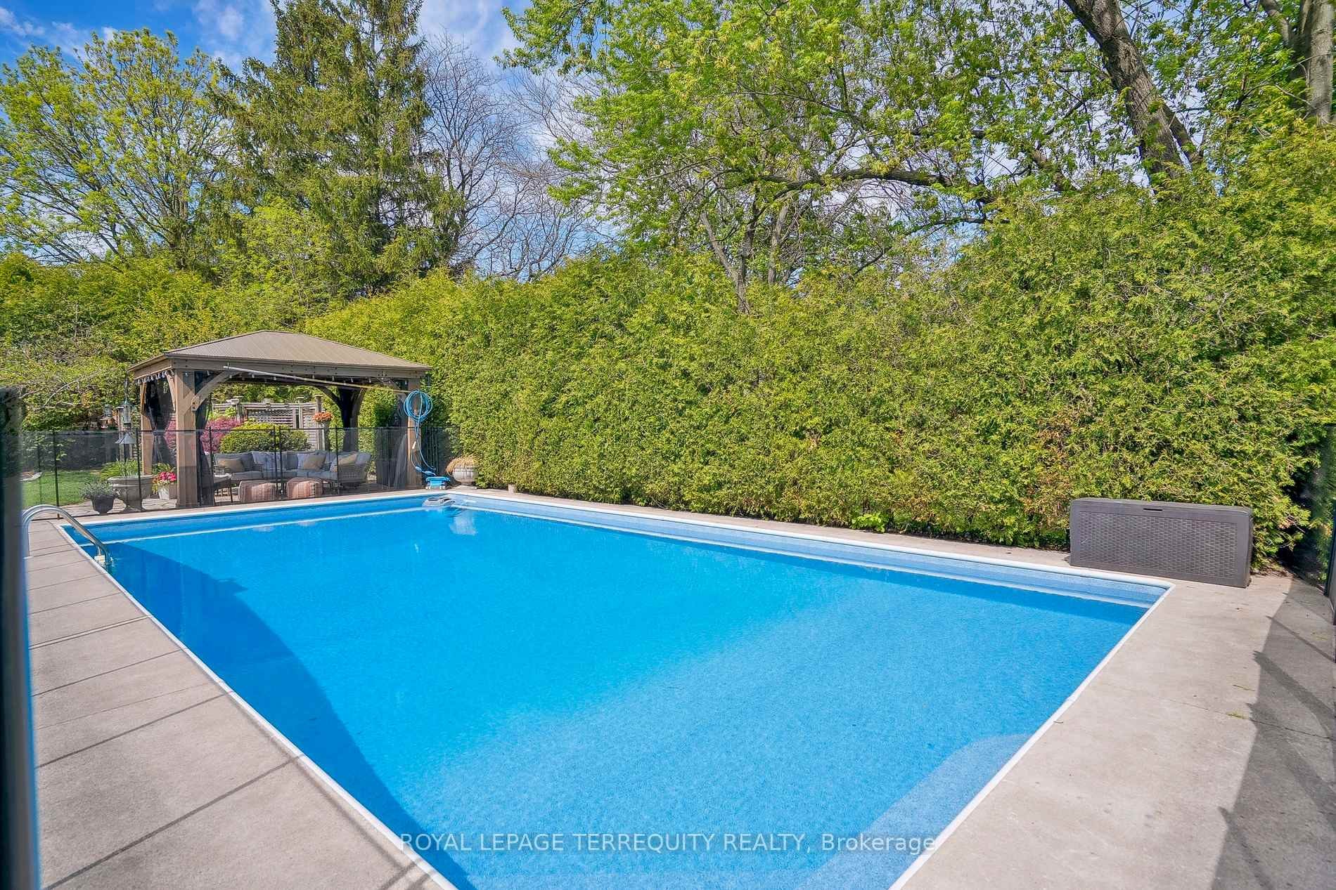 









219


Valleyview

Court,
Oakville,




ON
L6L 5H9

