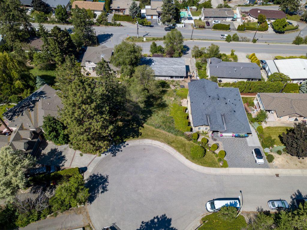 









952


Ackerman

Court,
Kelowna,







BC
V1X 7L2

