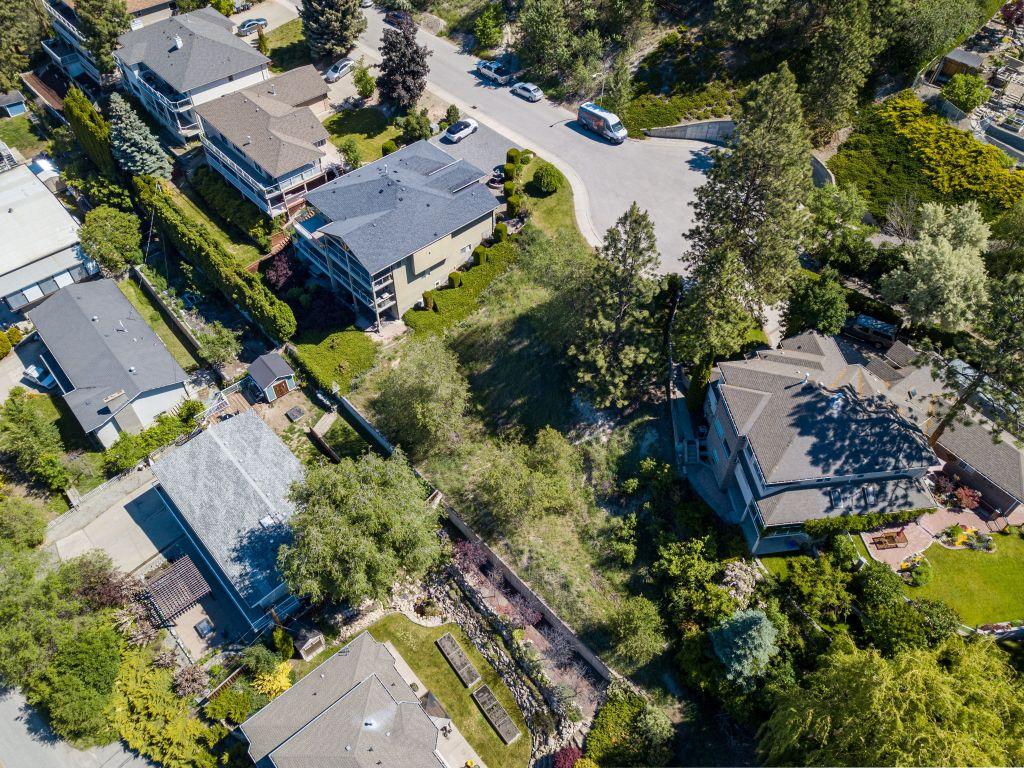 









952


Ackerman

Court,
Kelowna,







BC
V1X 7L2

